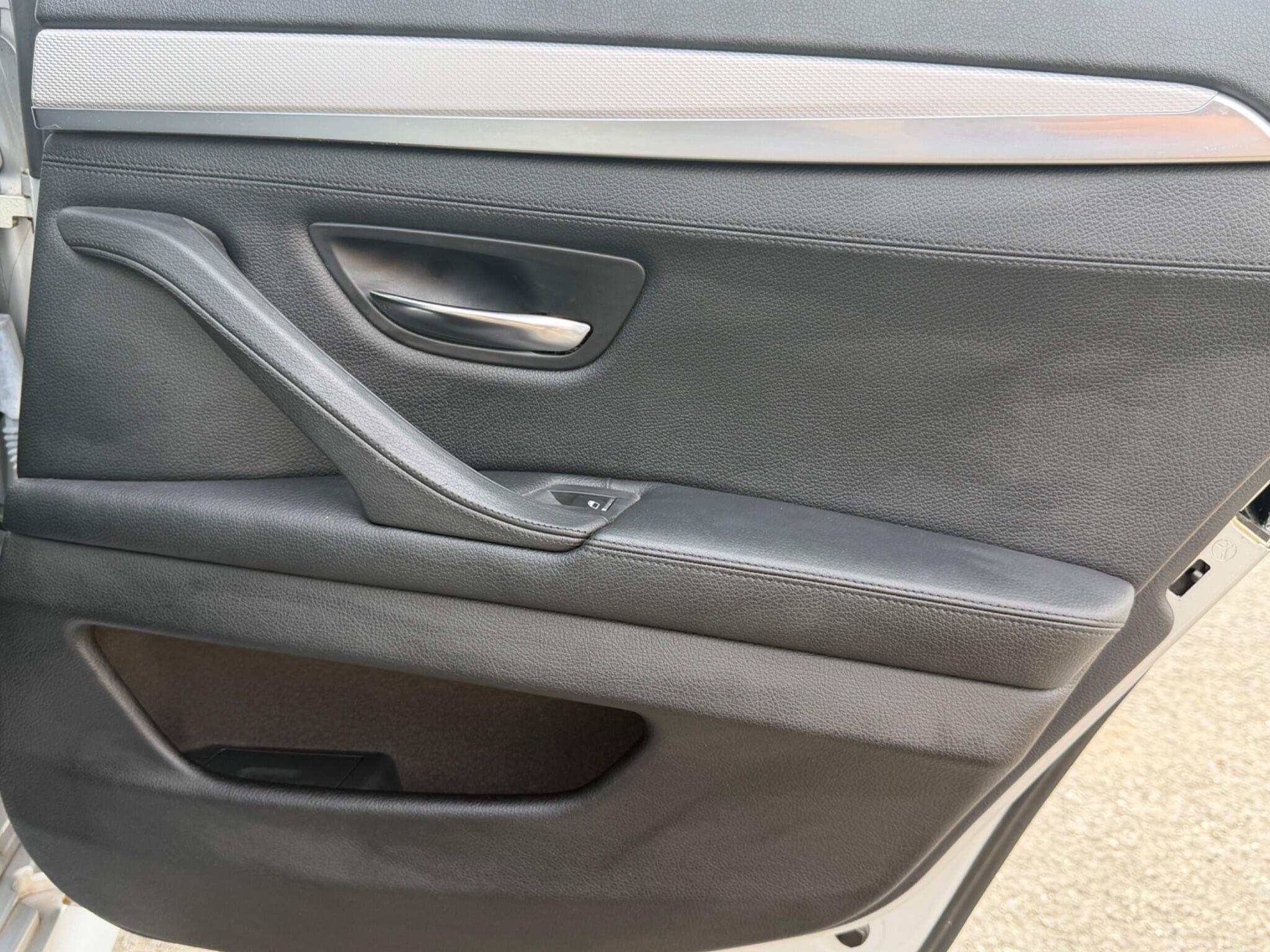 BMW 5 Series view 27