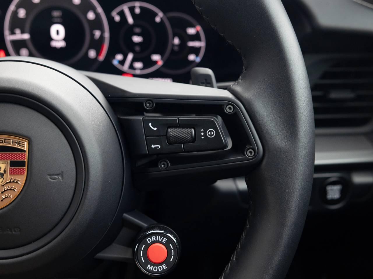 Porsche 911 view 44