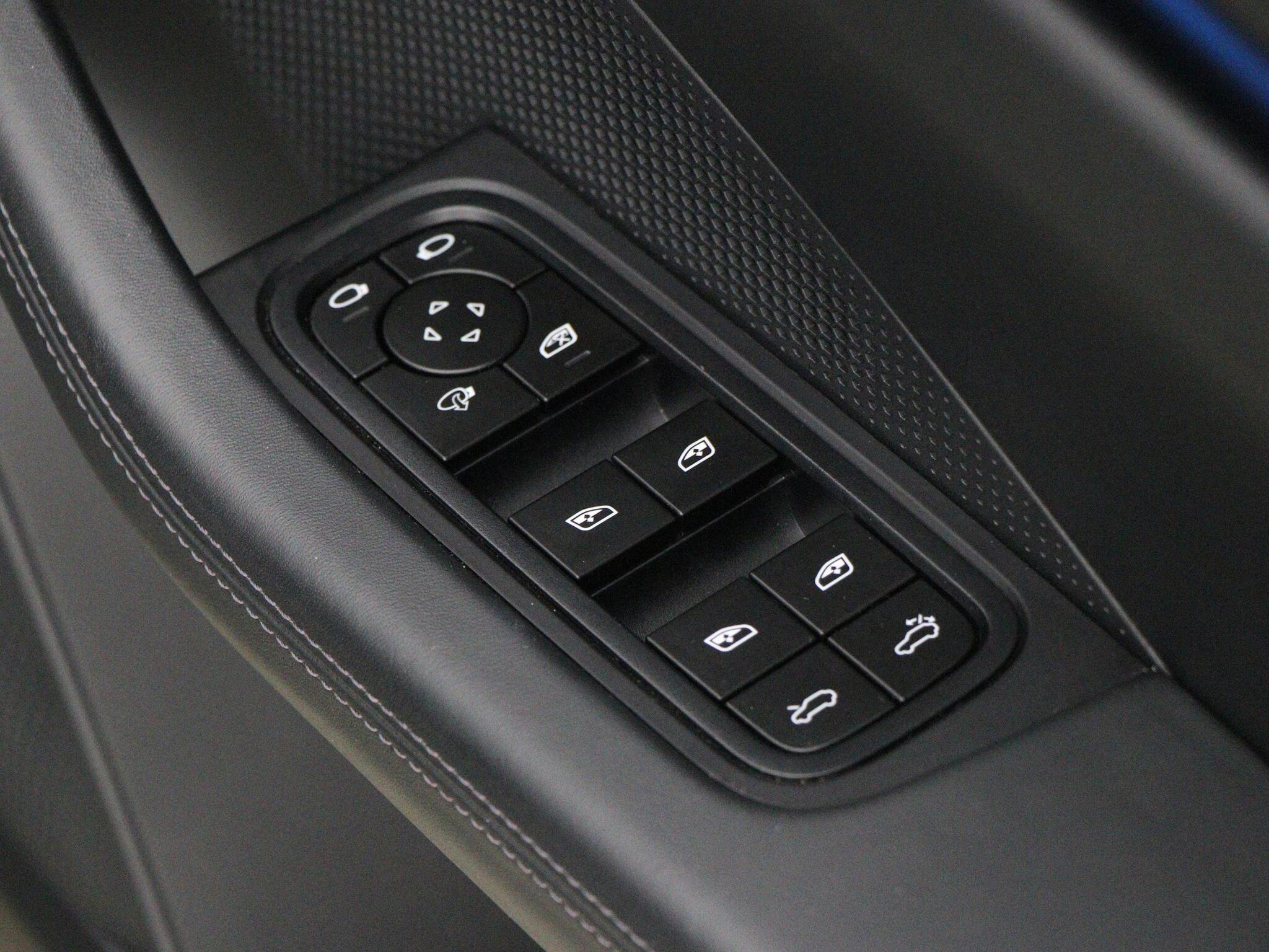 Porsche Macan view 39