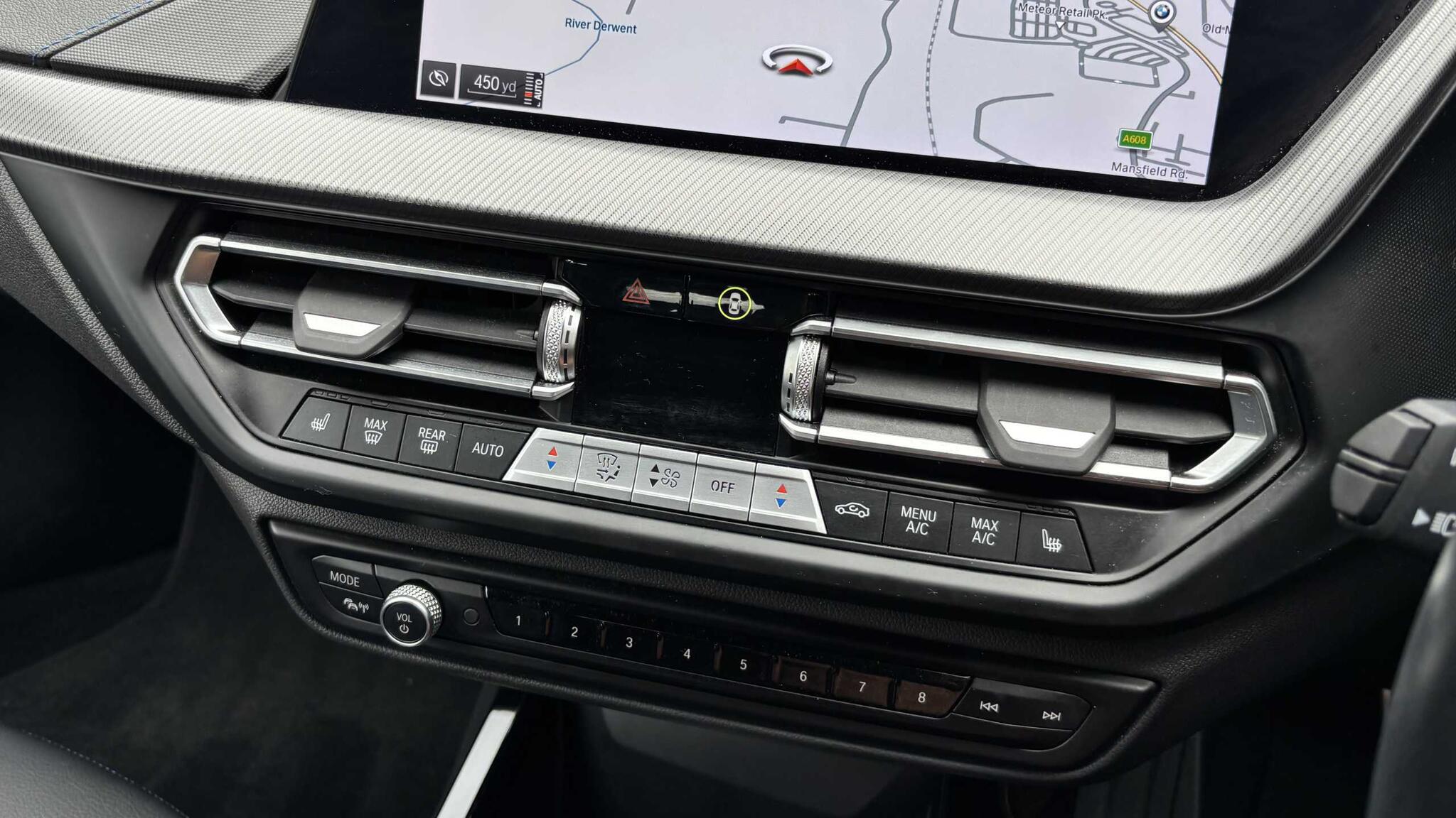 BMW 1 Series view 14