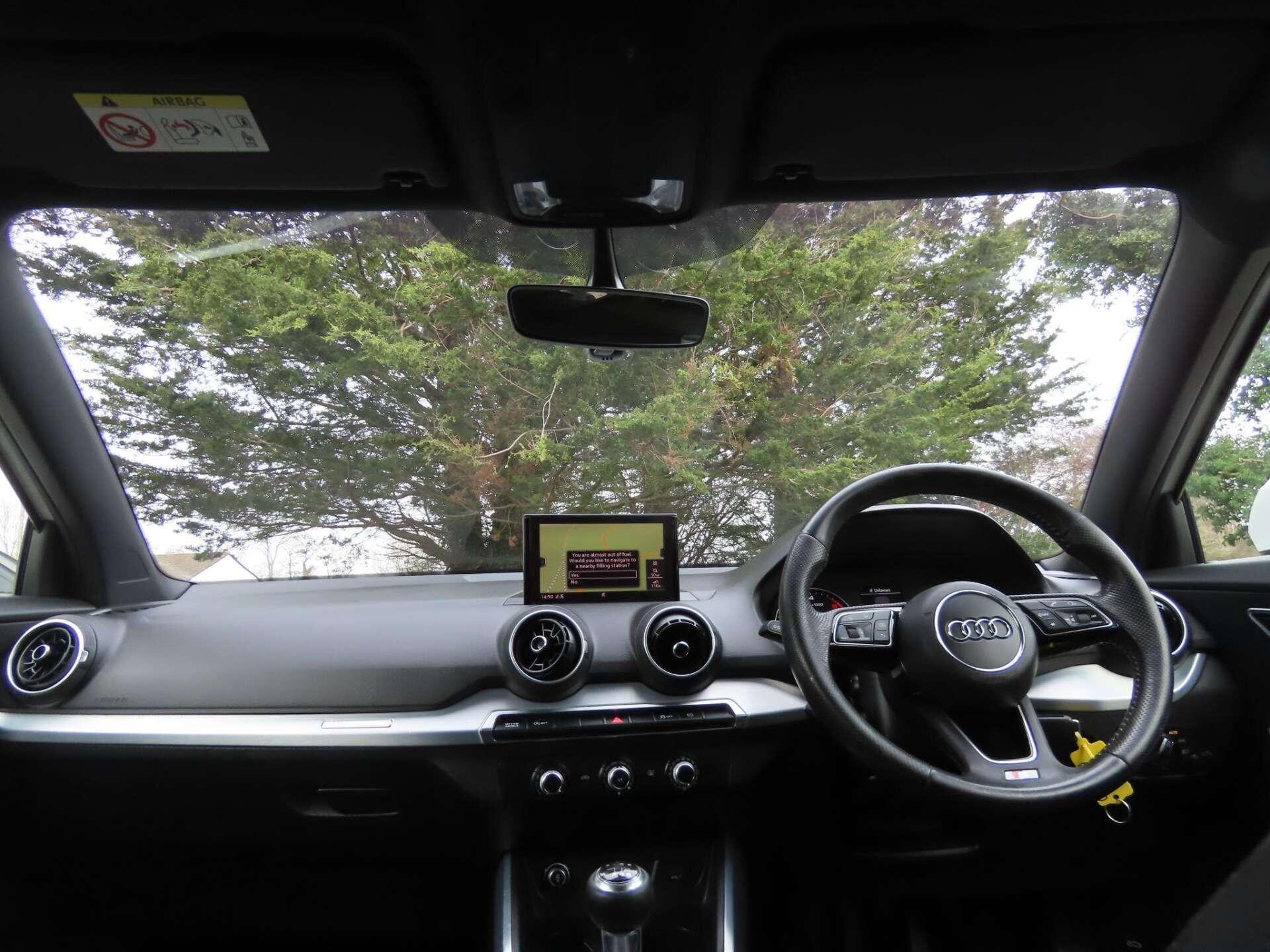Audi Q2 view 8