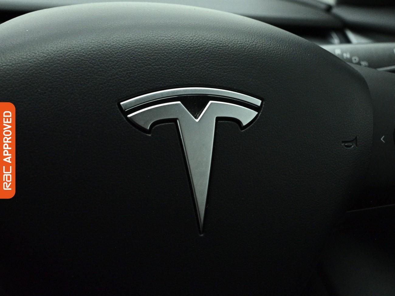 Tesla Model 3 view 24