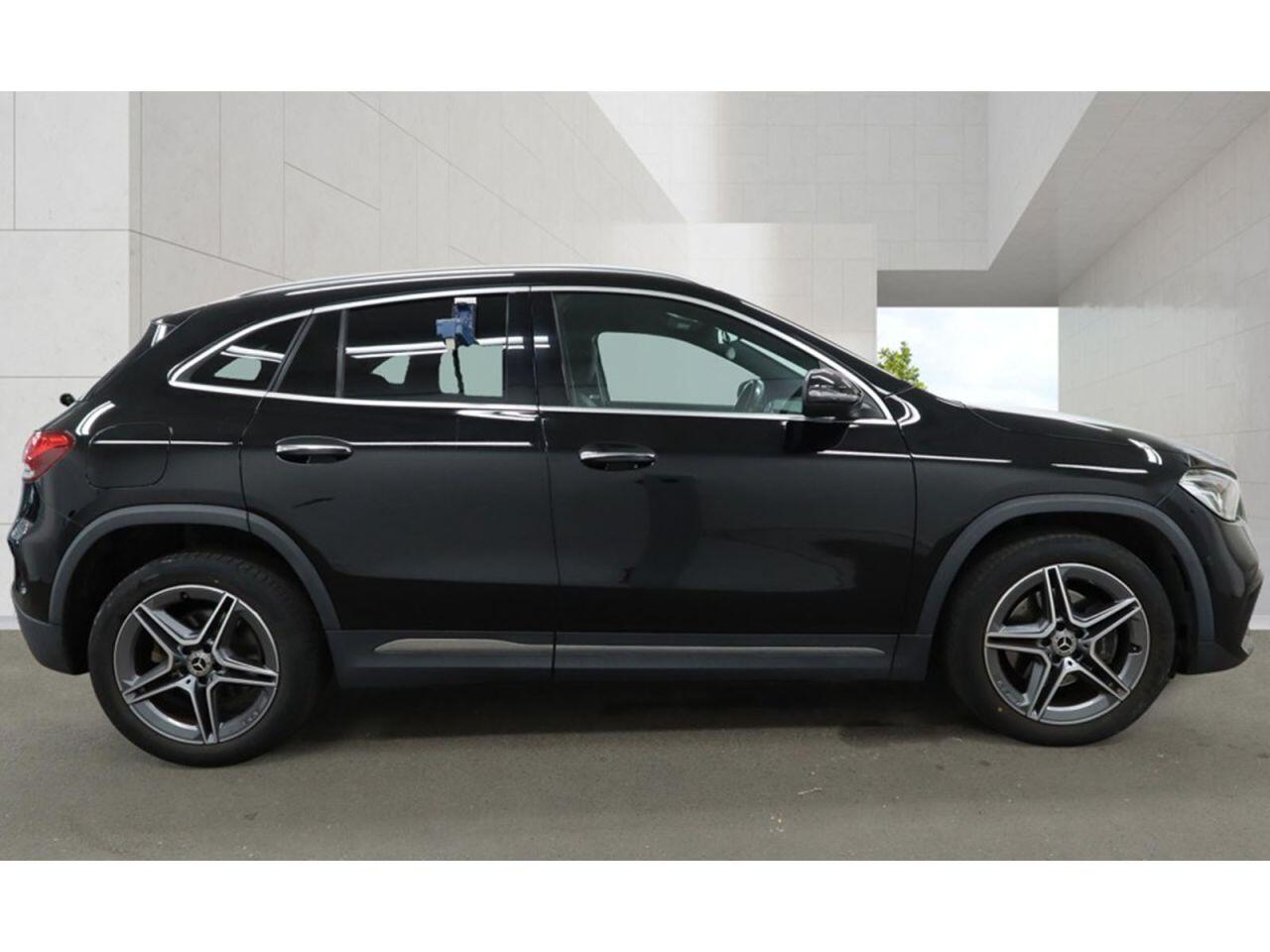 Mercedes-Benz Gla view 5