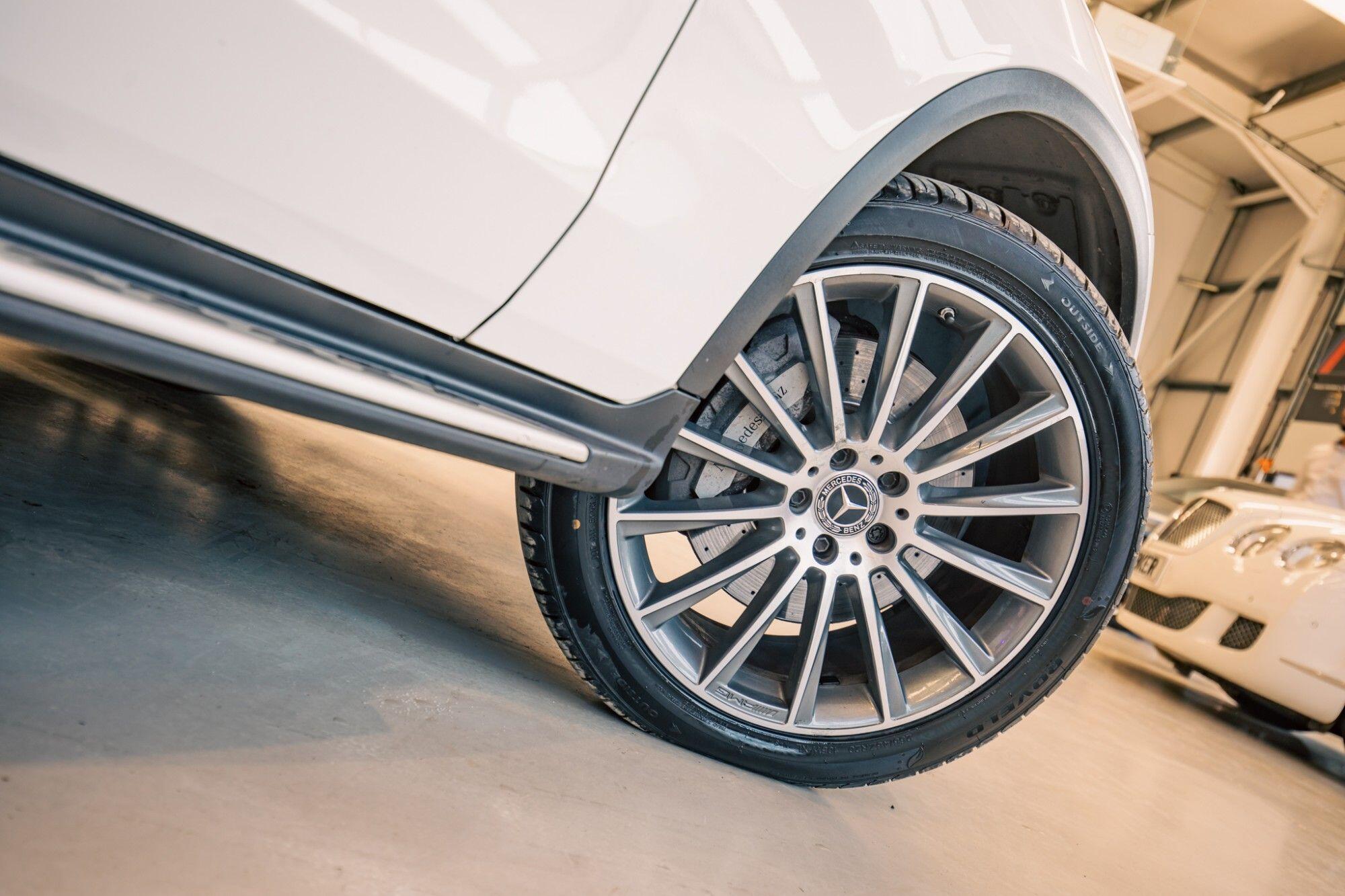 Mercedes-Benz GLC view 13