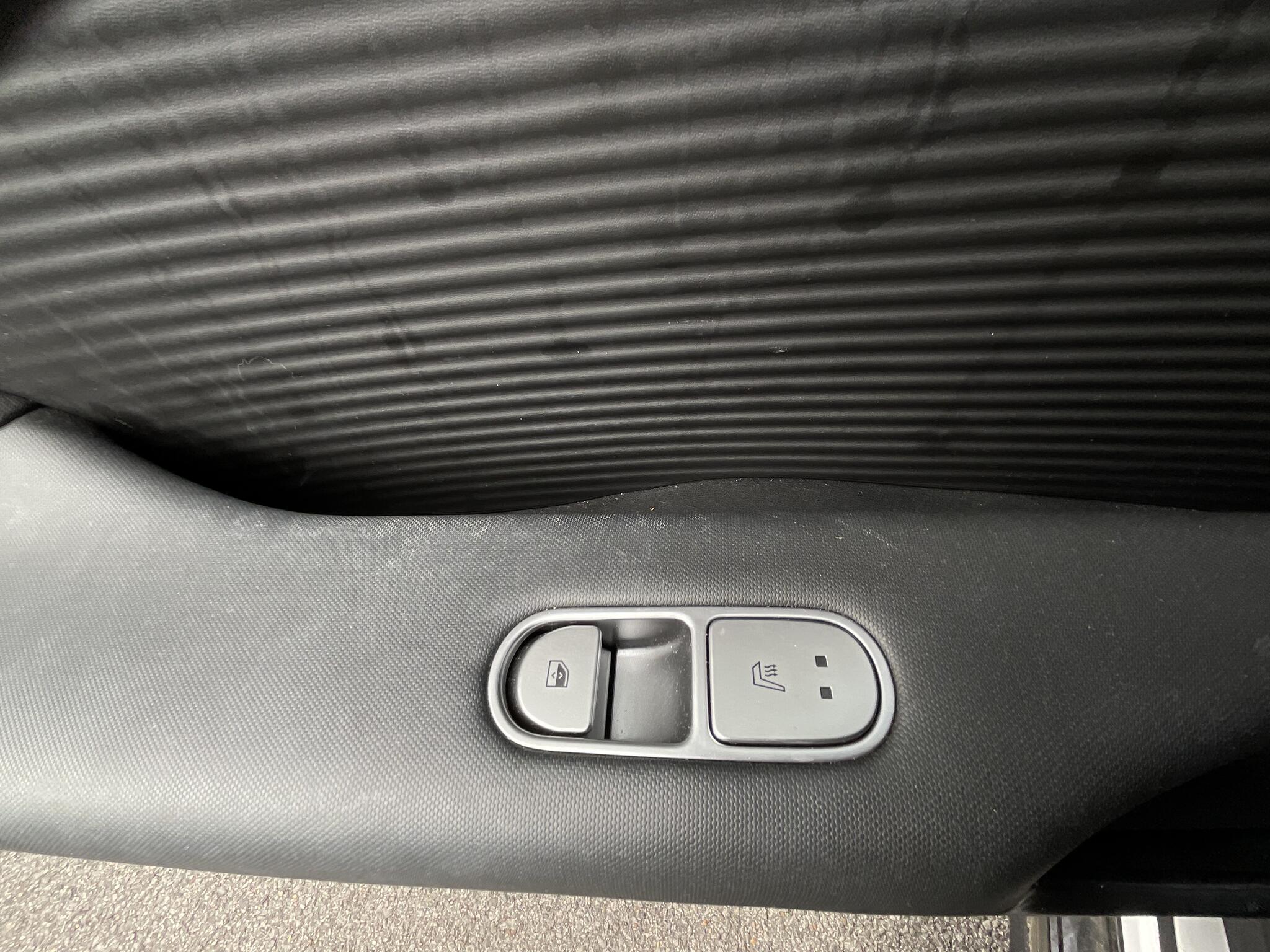 Hyundai Ioniq 6 view 18