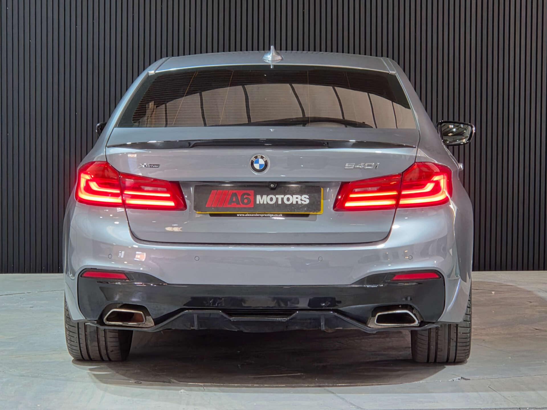 BMW 5 Series view 11