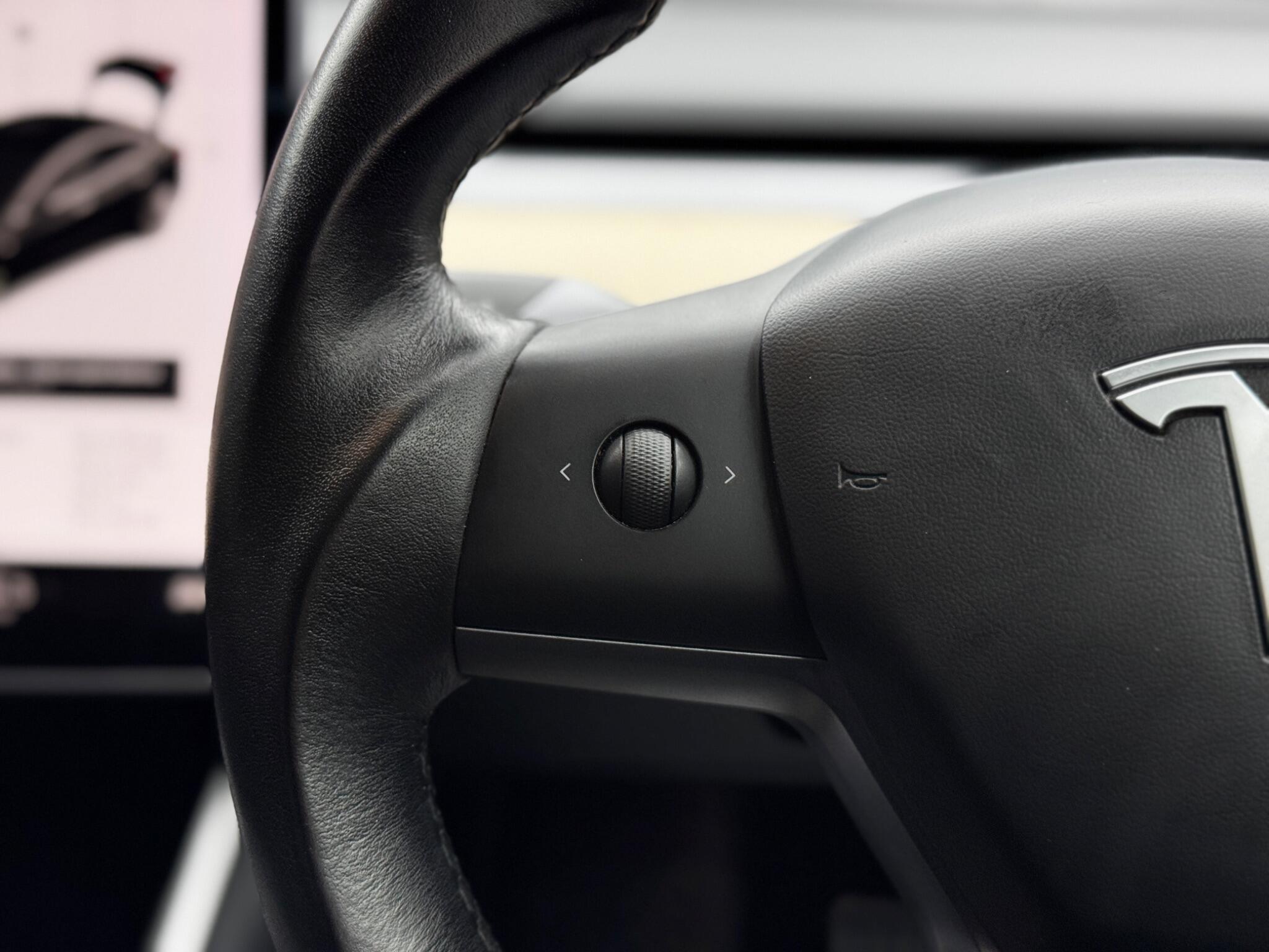 Tesla Model 3 view 20