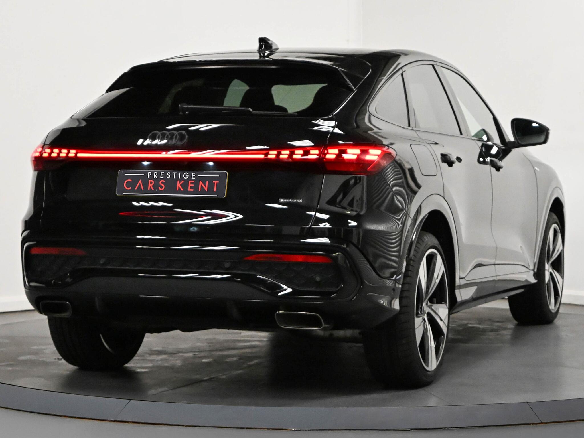 Audi Q5 view 28