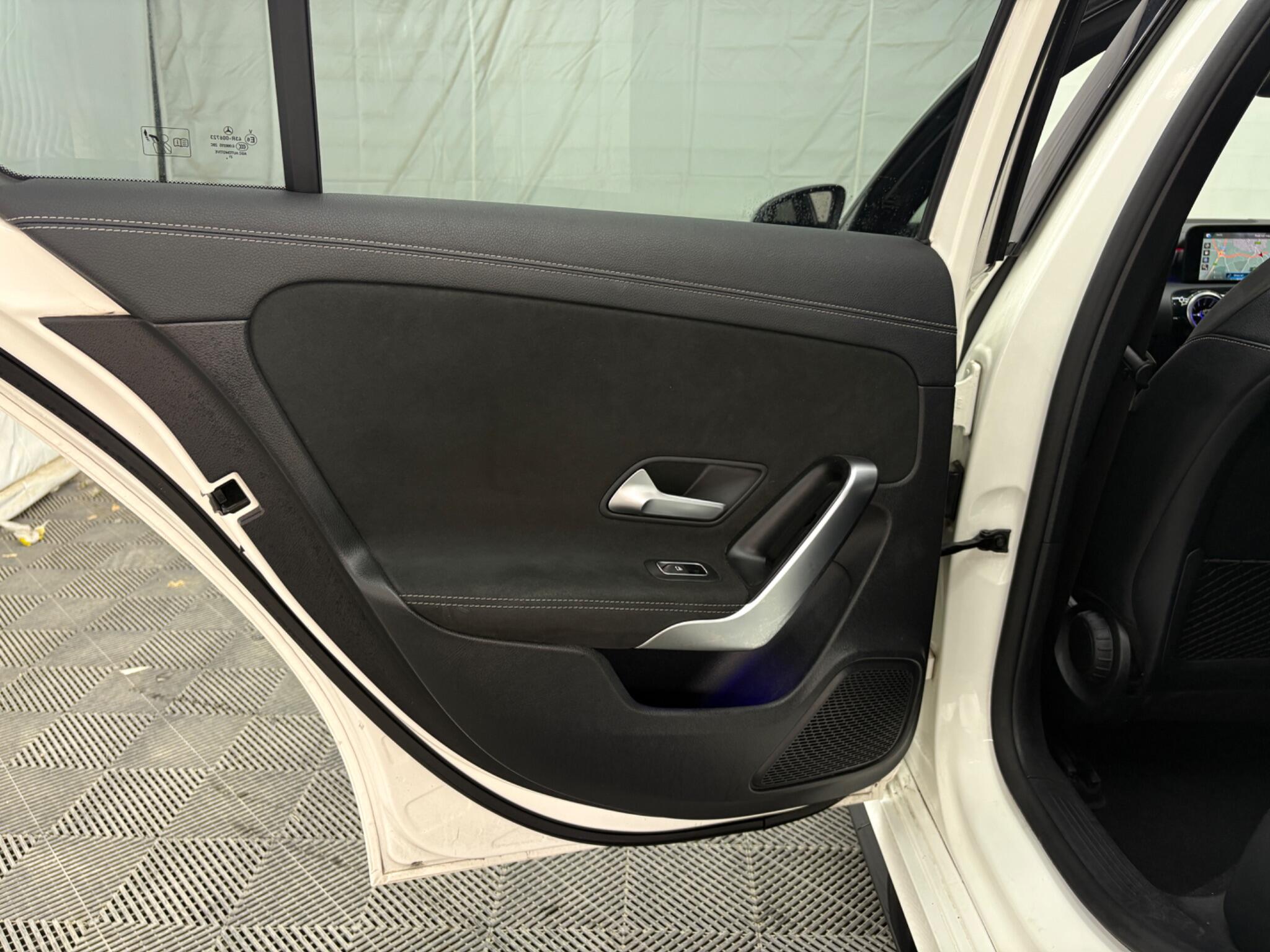 Mercedes-Benz A-Class view 27