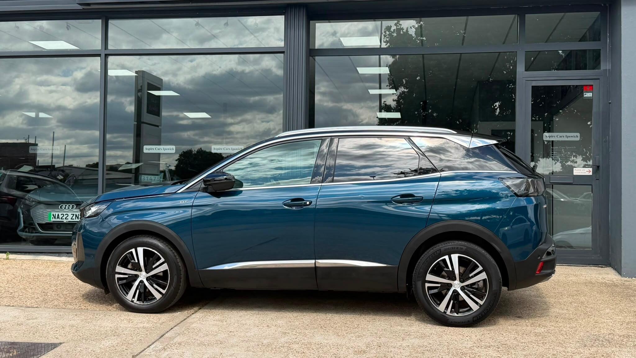 Peugeot 3008 view 4
