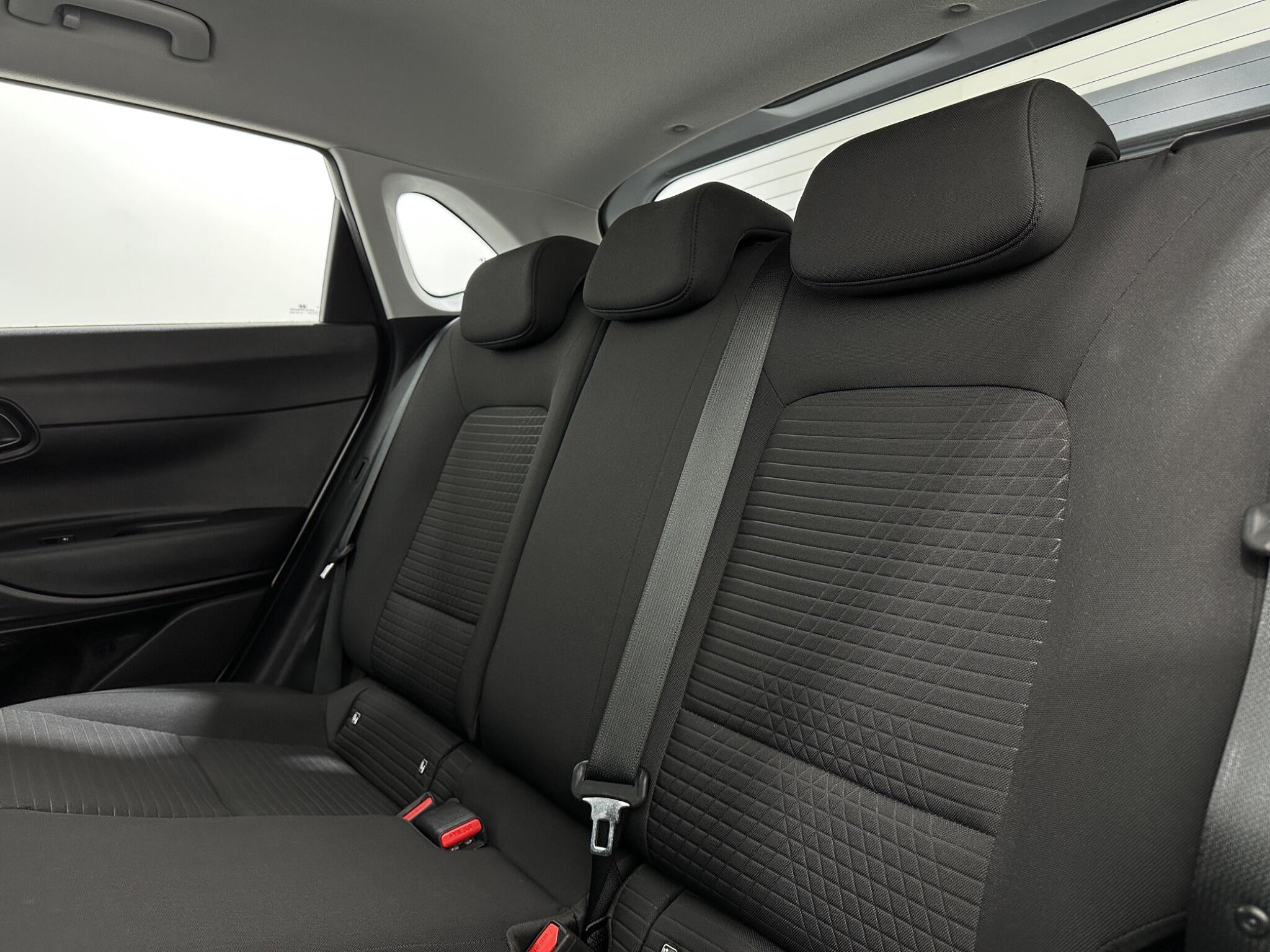Hyundai i20 view 36