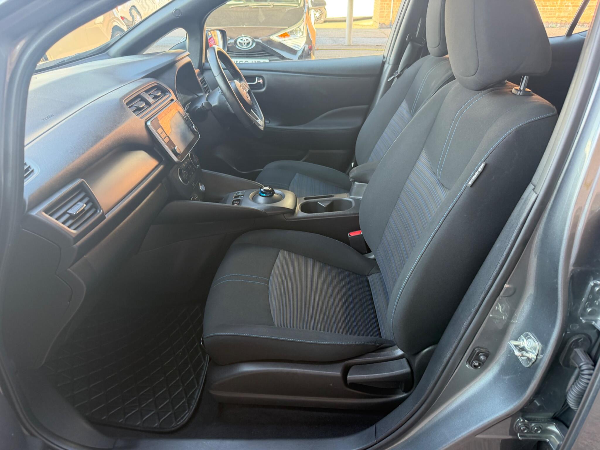 Nissan Leaf view 19