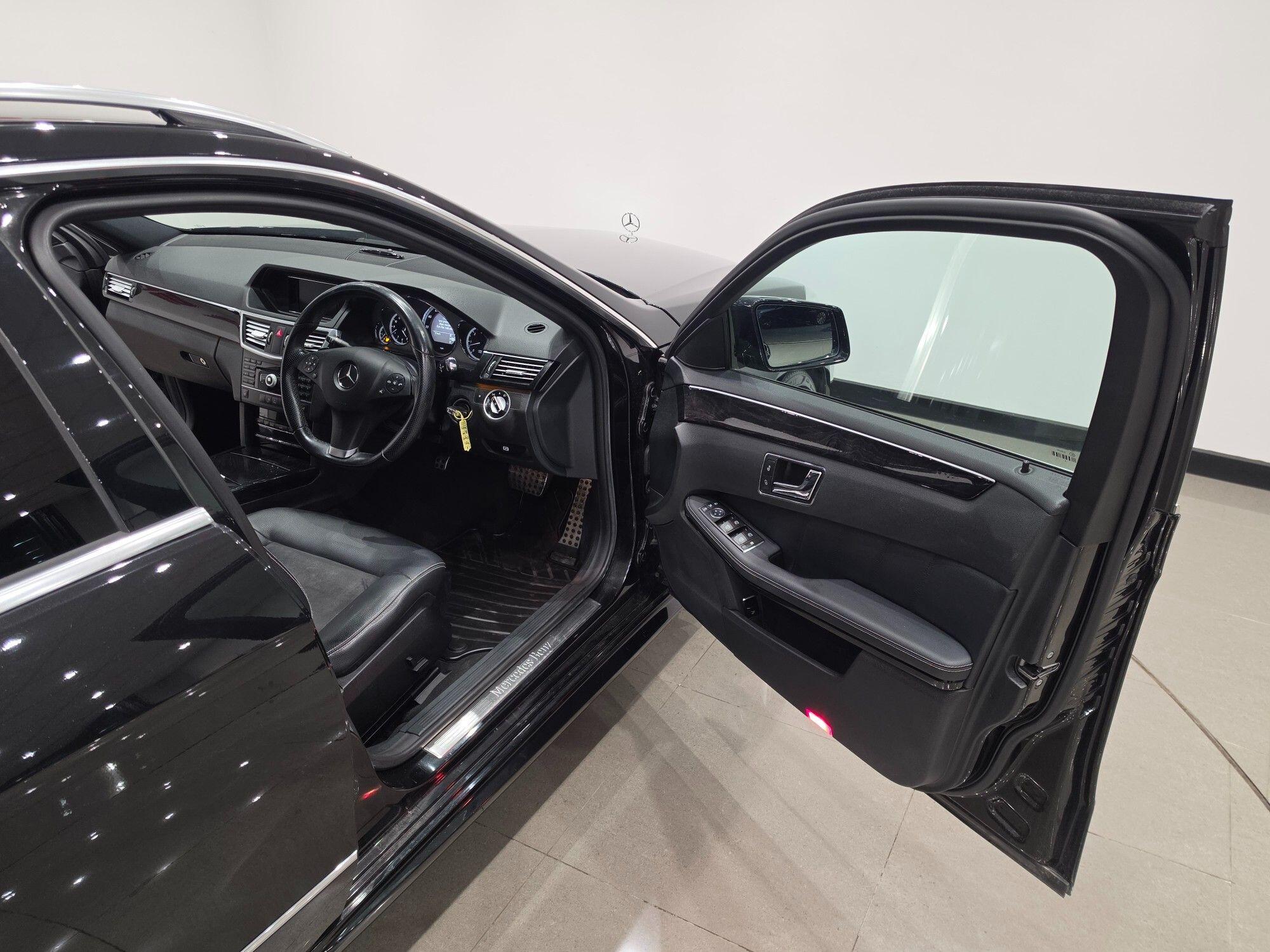 Mercedes-Benz E-Class view 59