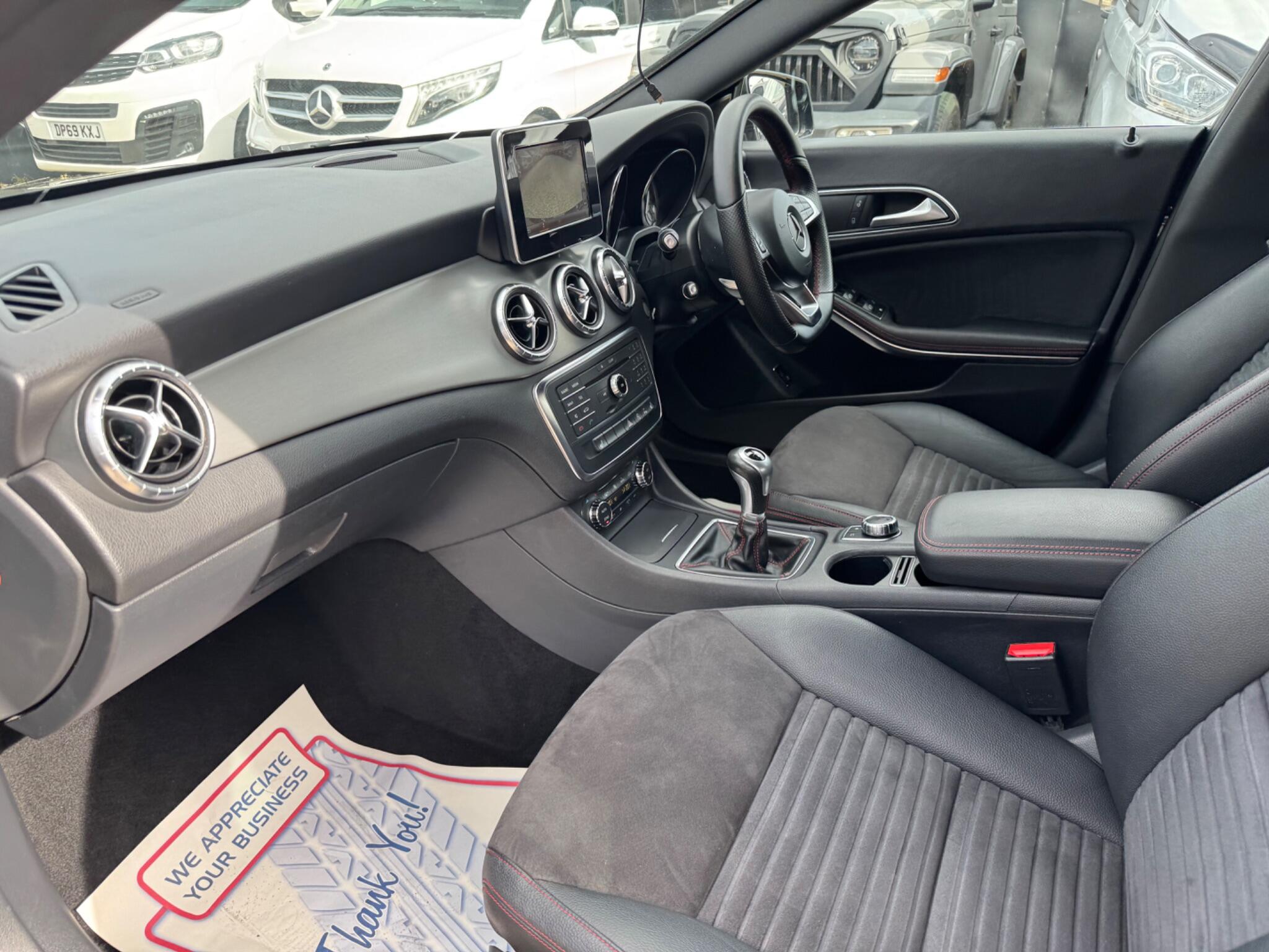 Mercedes-Benz Cla view 49