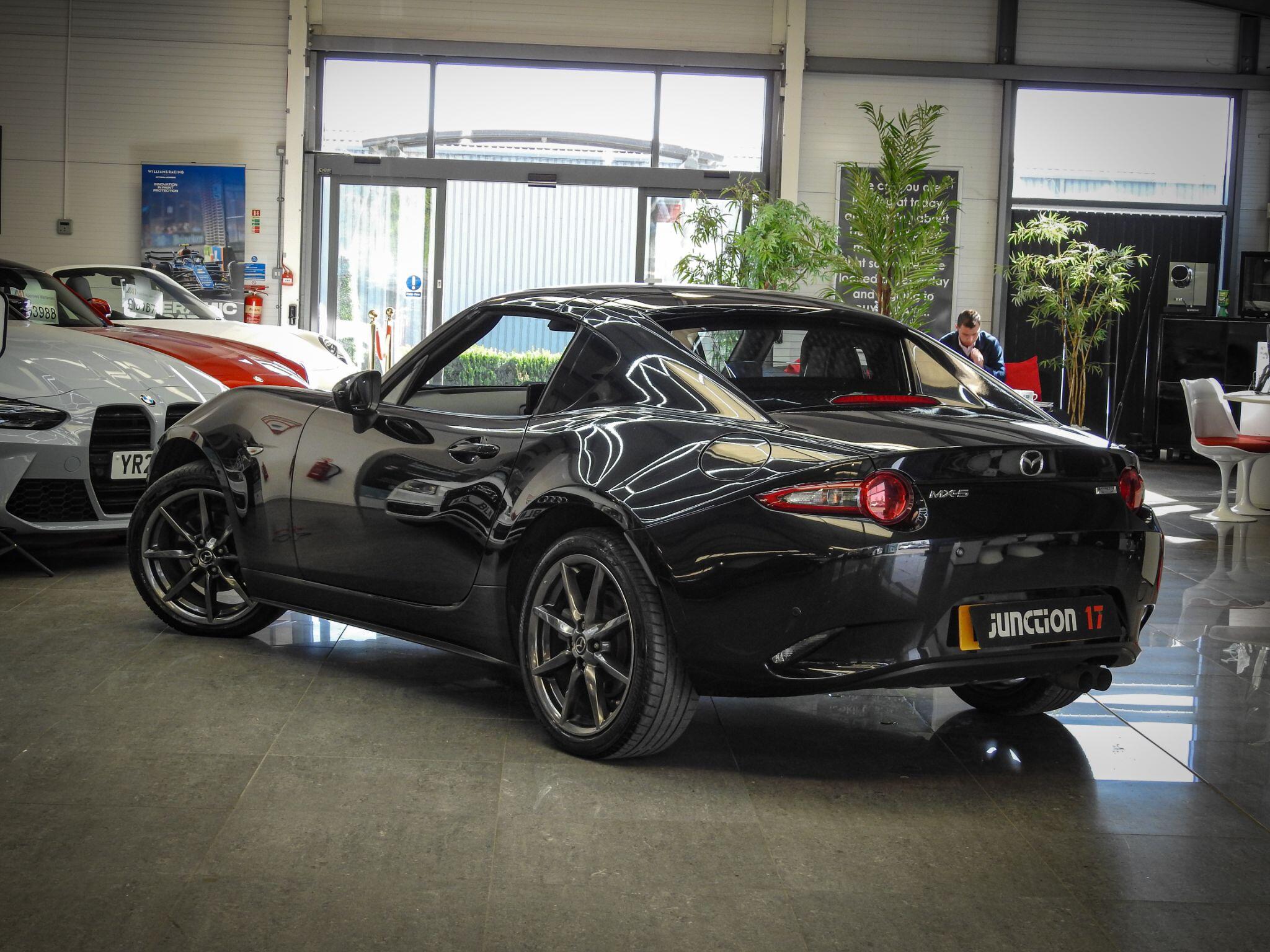 Mazda MX-5 view 3