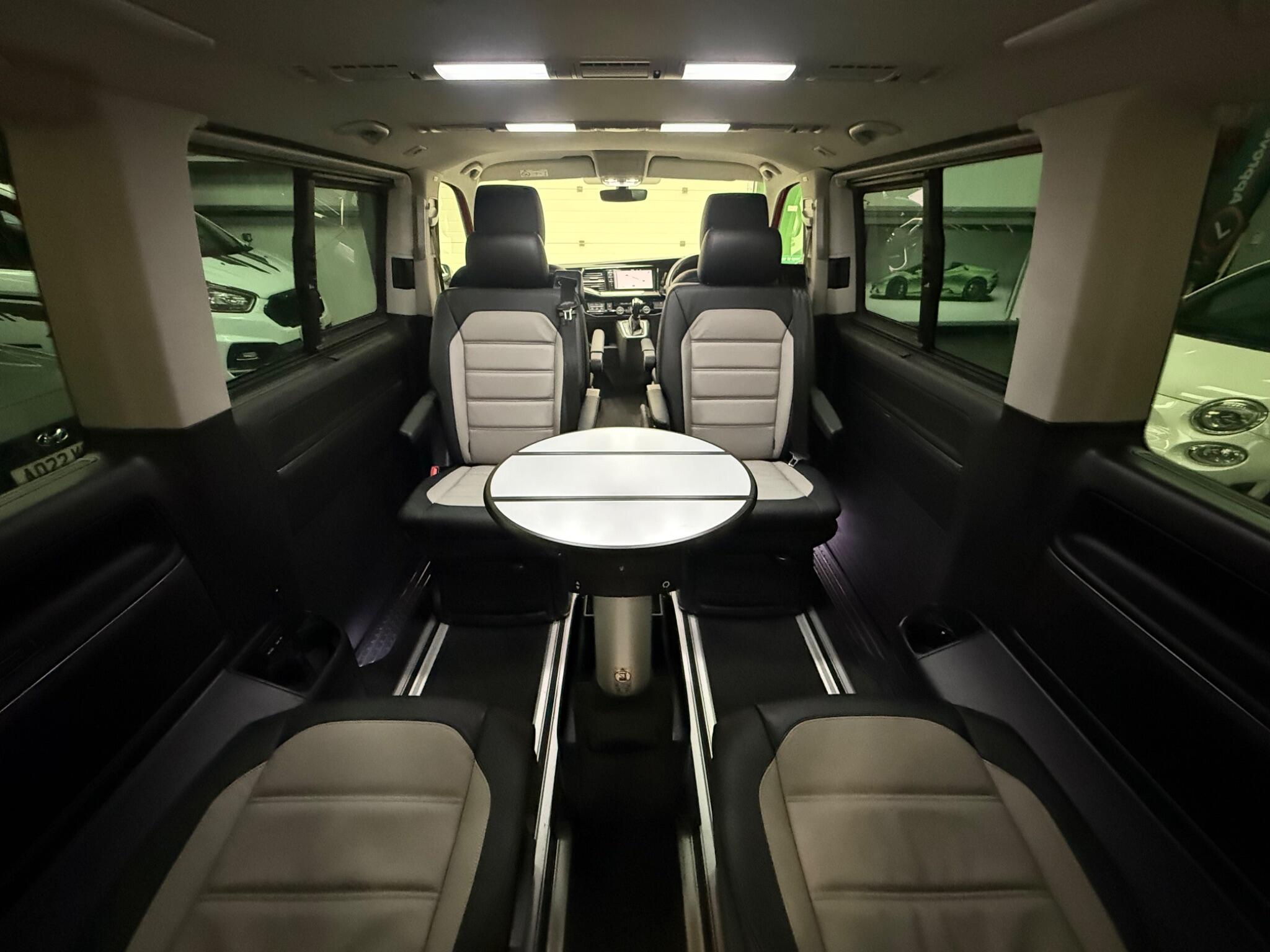 Volkswagen Caravelle view 17
