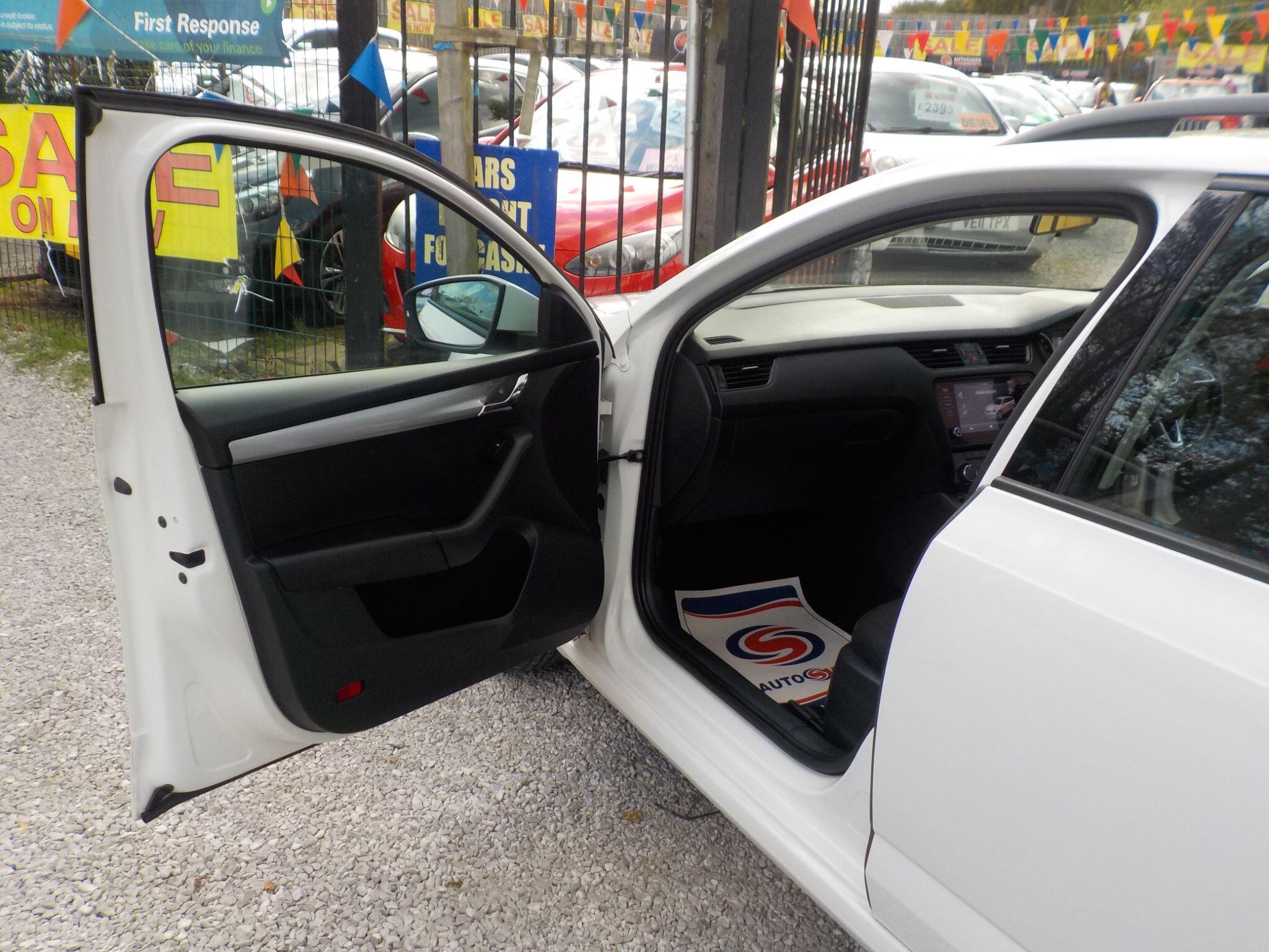 Skoda Octavia 1.6 TDI CR S Estate 5dr Diesel Manual Euro 6 (s/s) (115 ps)