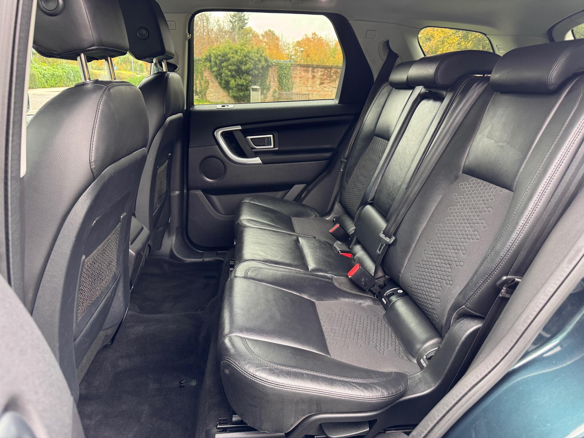 2016 Land Rover Discovery Sport 2.0 TD4 SE Tech 4WD Euro 6 (s/s) 5dr (5 Seat) • 100,000 miles image 38