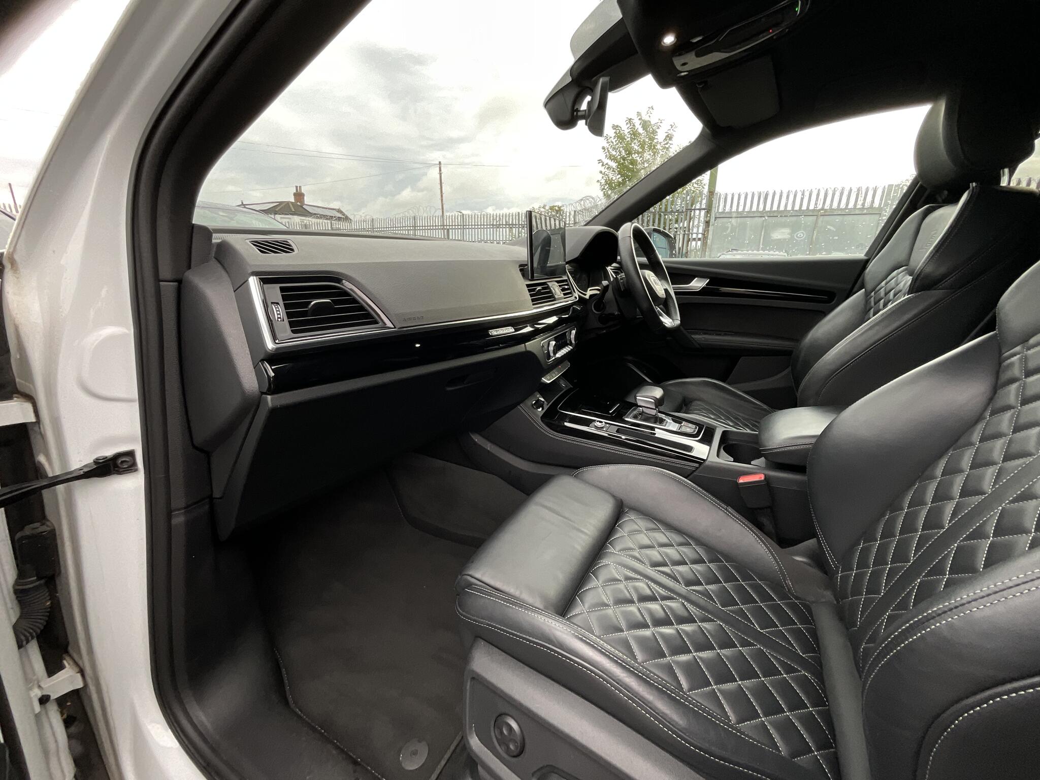 Audi Q5 view 17