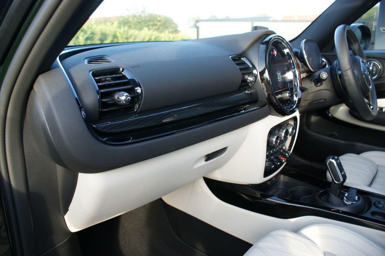 Mini Clubman view 31