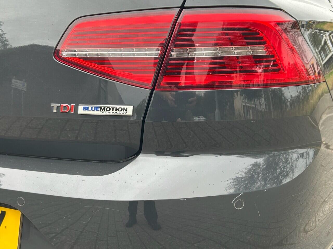 Volkswagen Passat view 14
