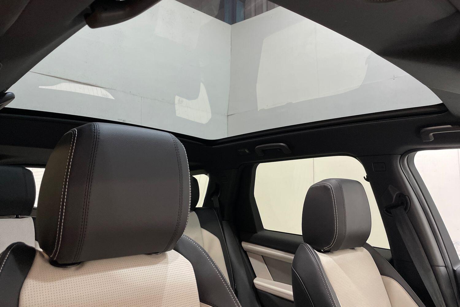 Land Rover Discovery Sport view 18