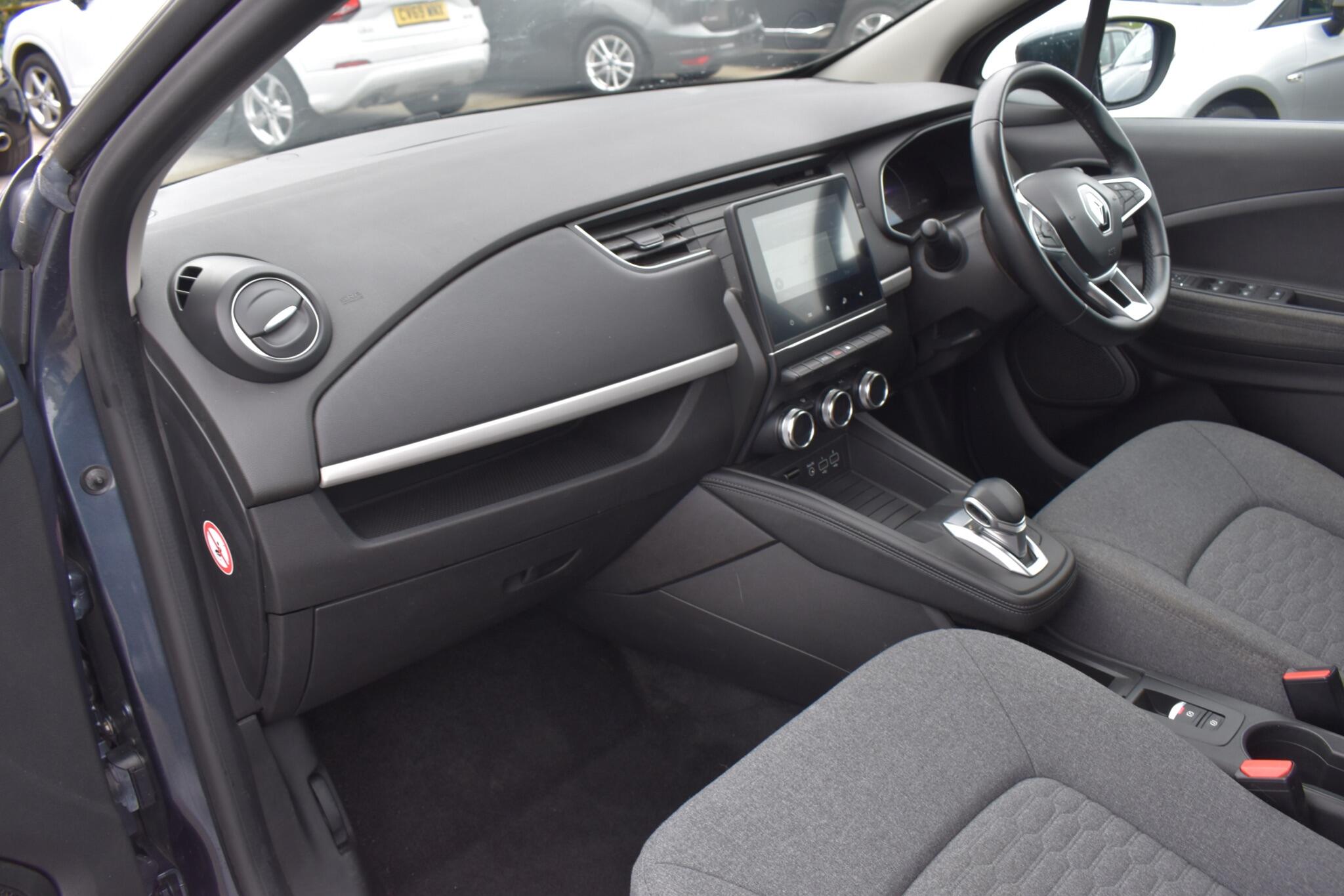 Zoe - R110 EV50 52kWh Iconic Auto 5dr (Rapid Charge) - Image 18