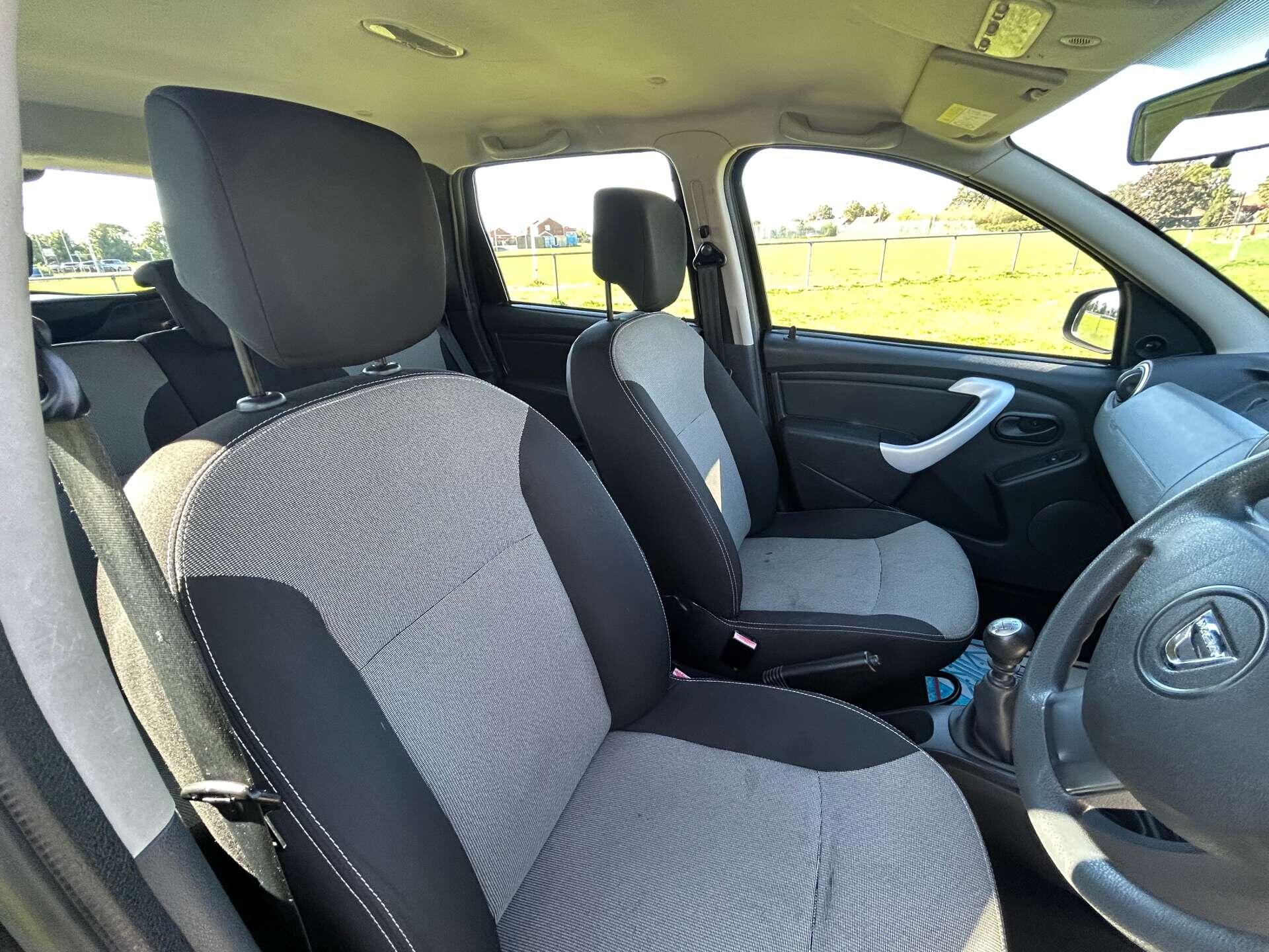 Dacia Duster view 29
