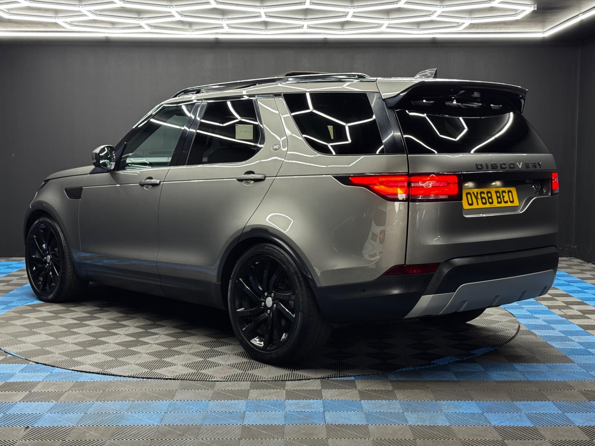 Land Rover Discovery view 7