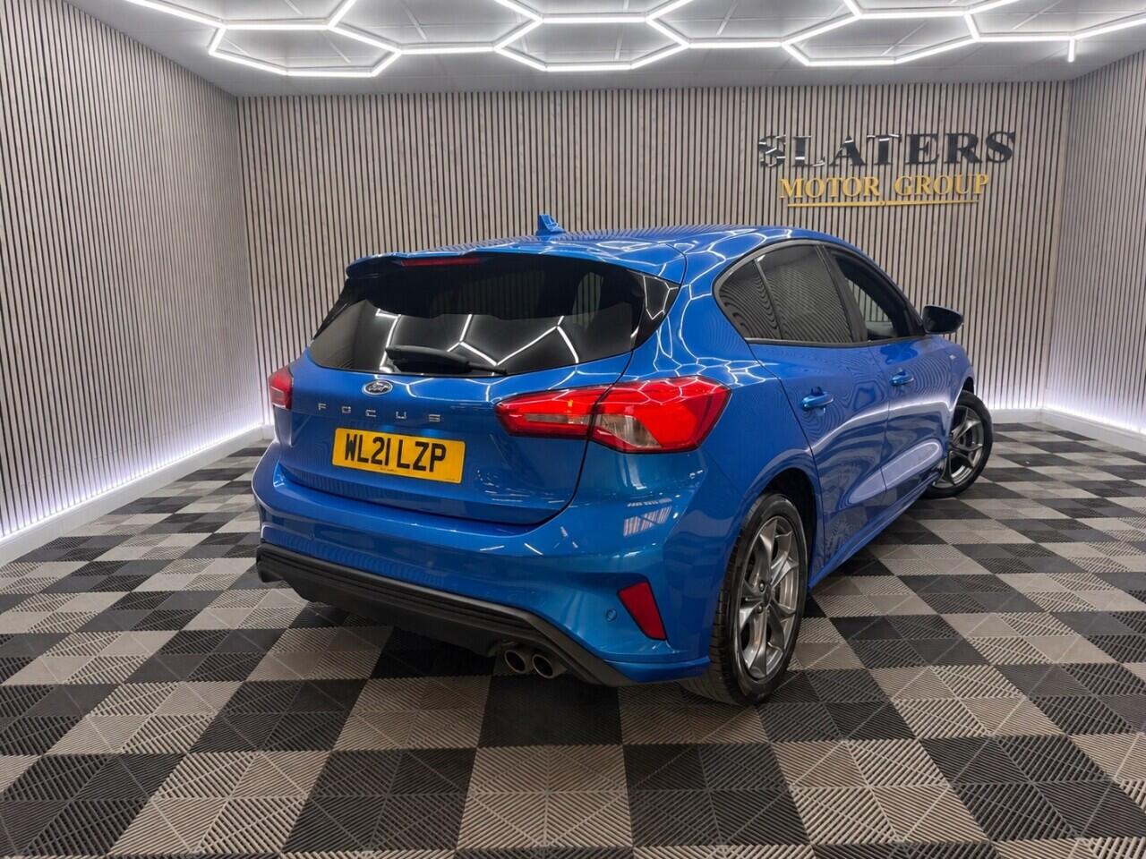 Ford Focus view 11