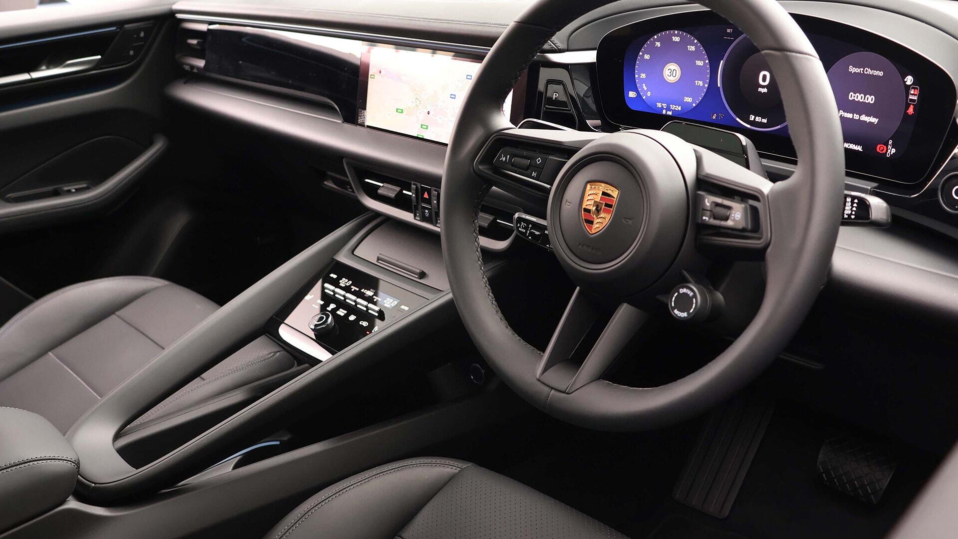 Porsche Macan view 8