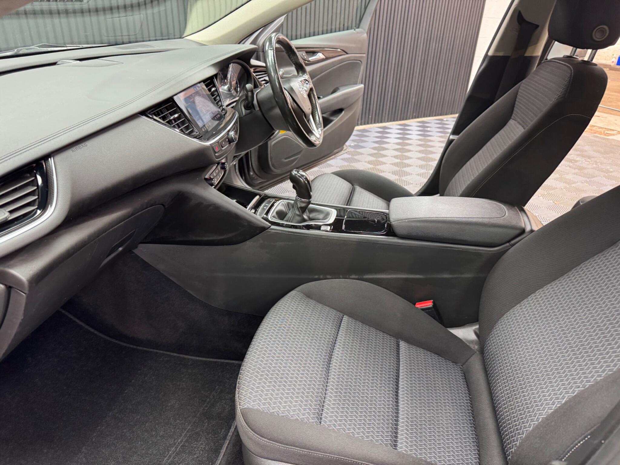Vauxhall Insignia view 40