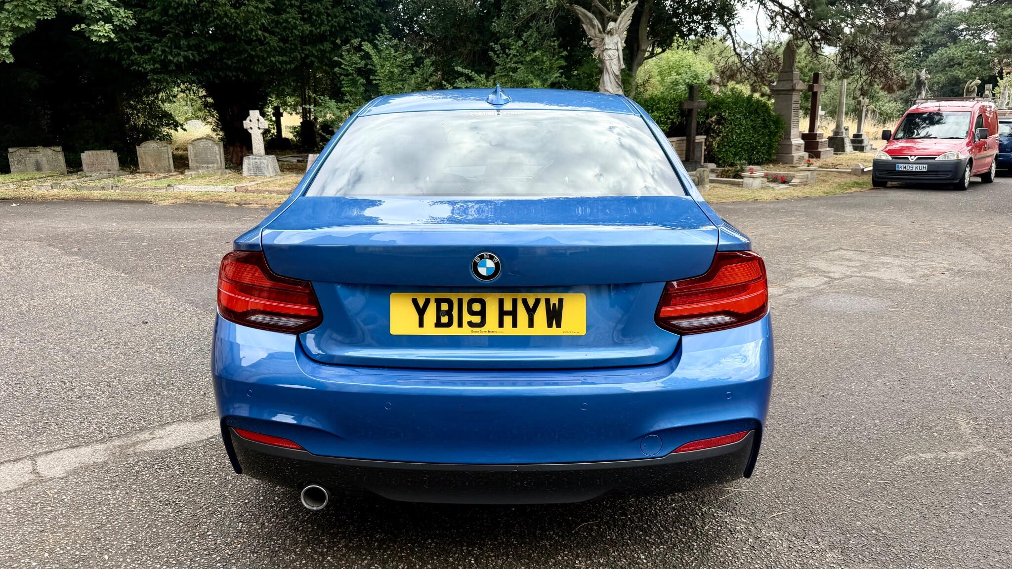 BMW 2 Series view 20