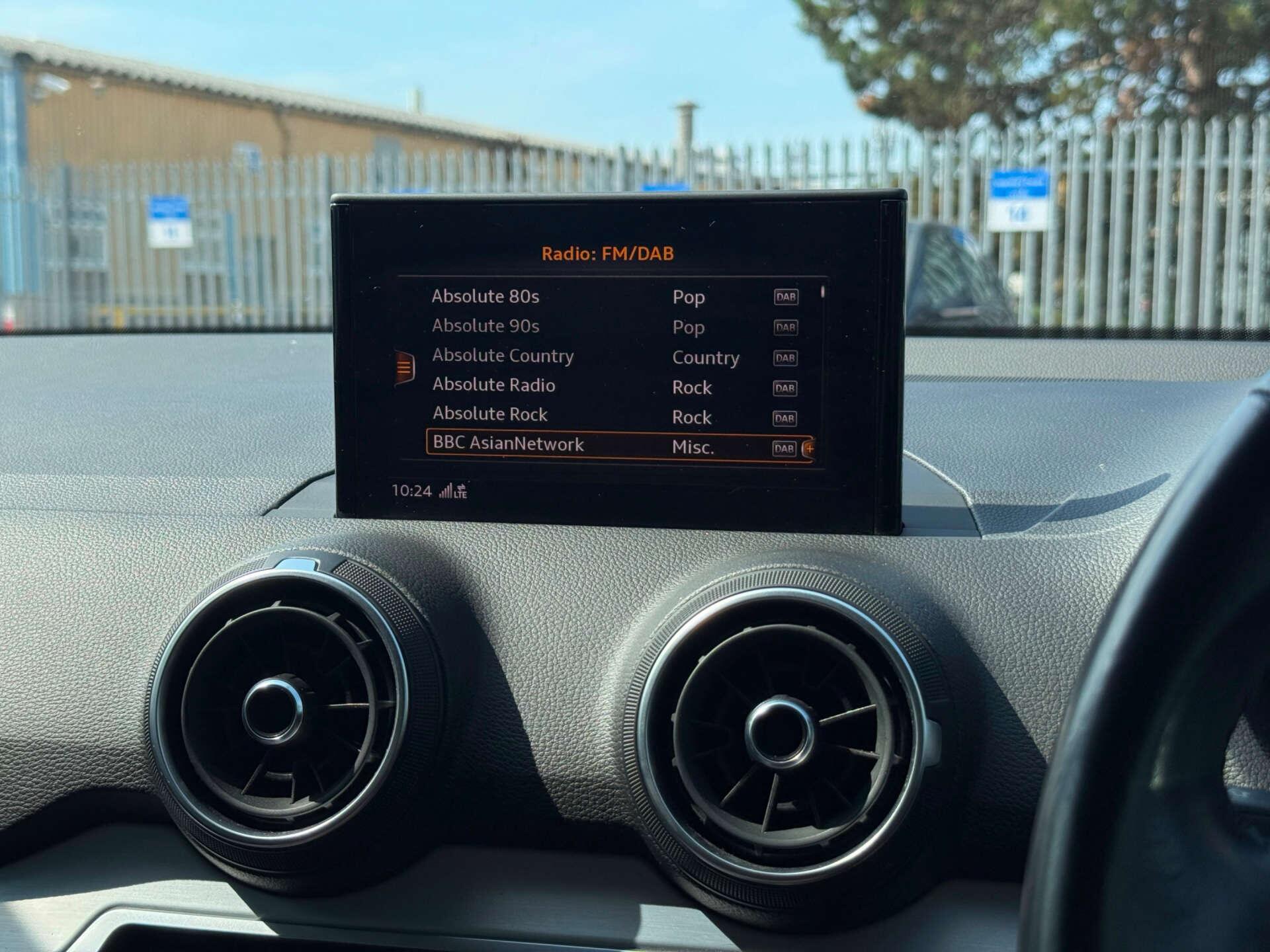 Audi Q2 view 61