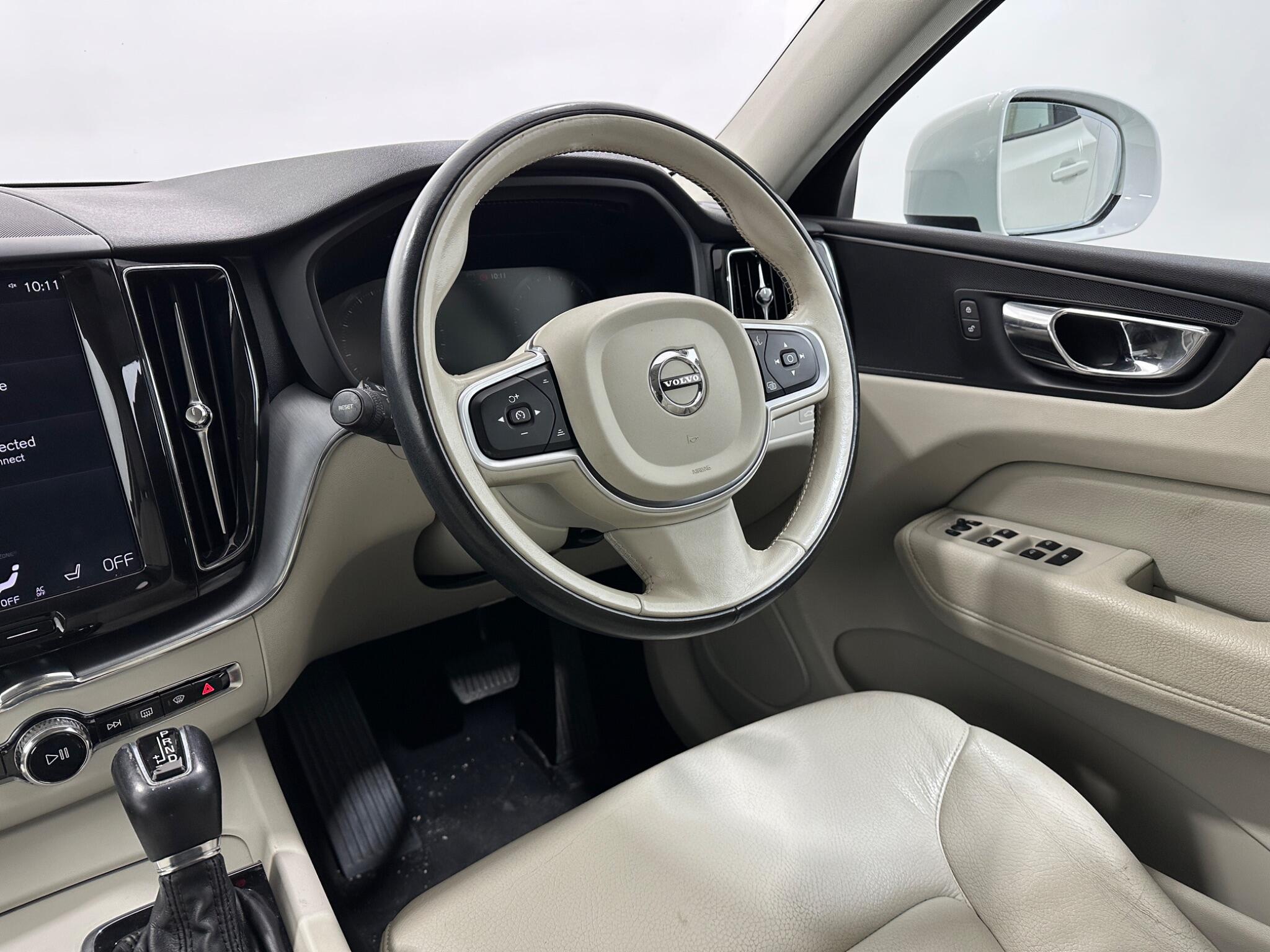 Volvo XC60 view 12
