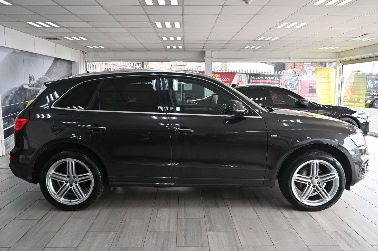 Audi Q5 view 3