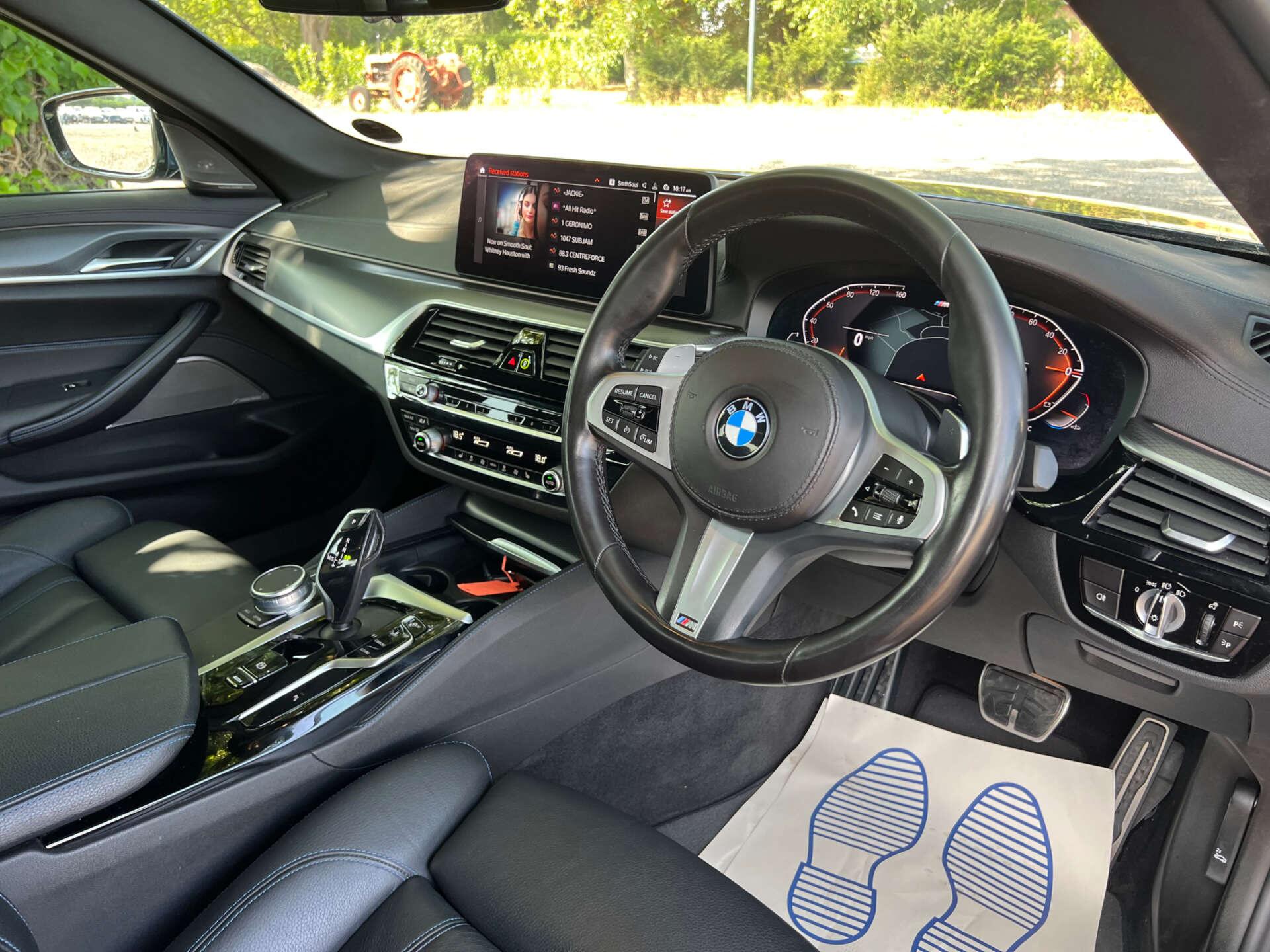 BMW 5 Series view 20
