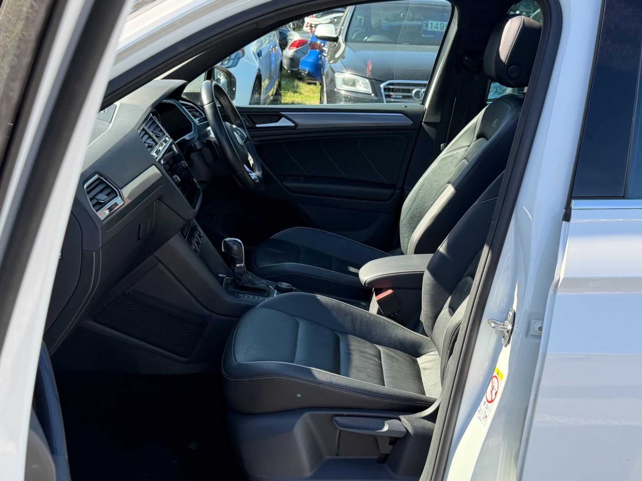 Volkswagen Tiguan view 17
