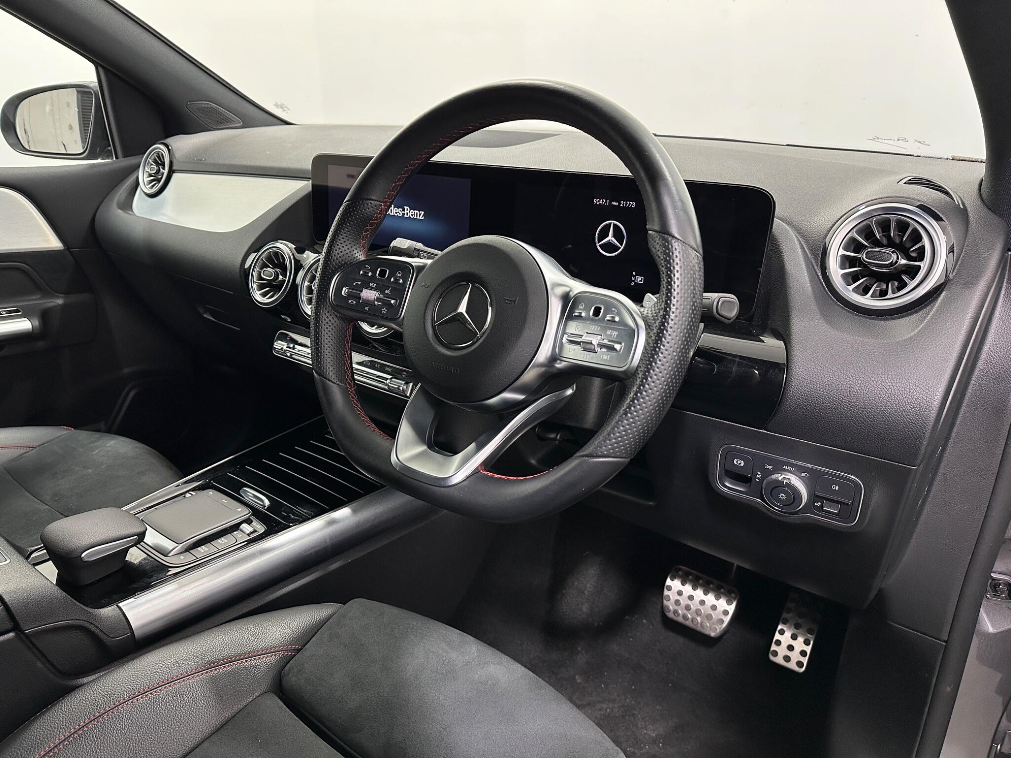 Mercedes-Benz B-Class view 11