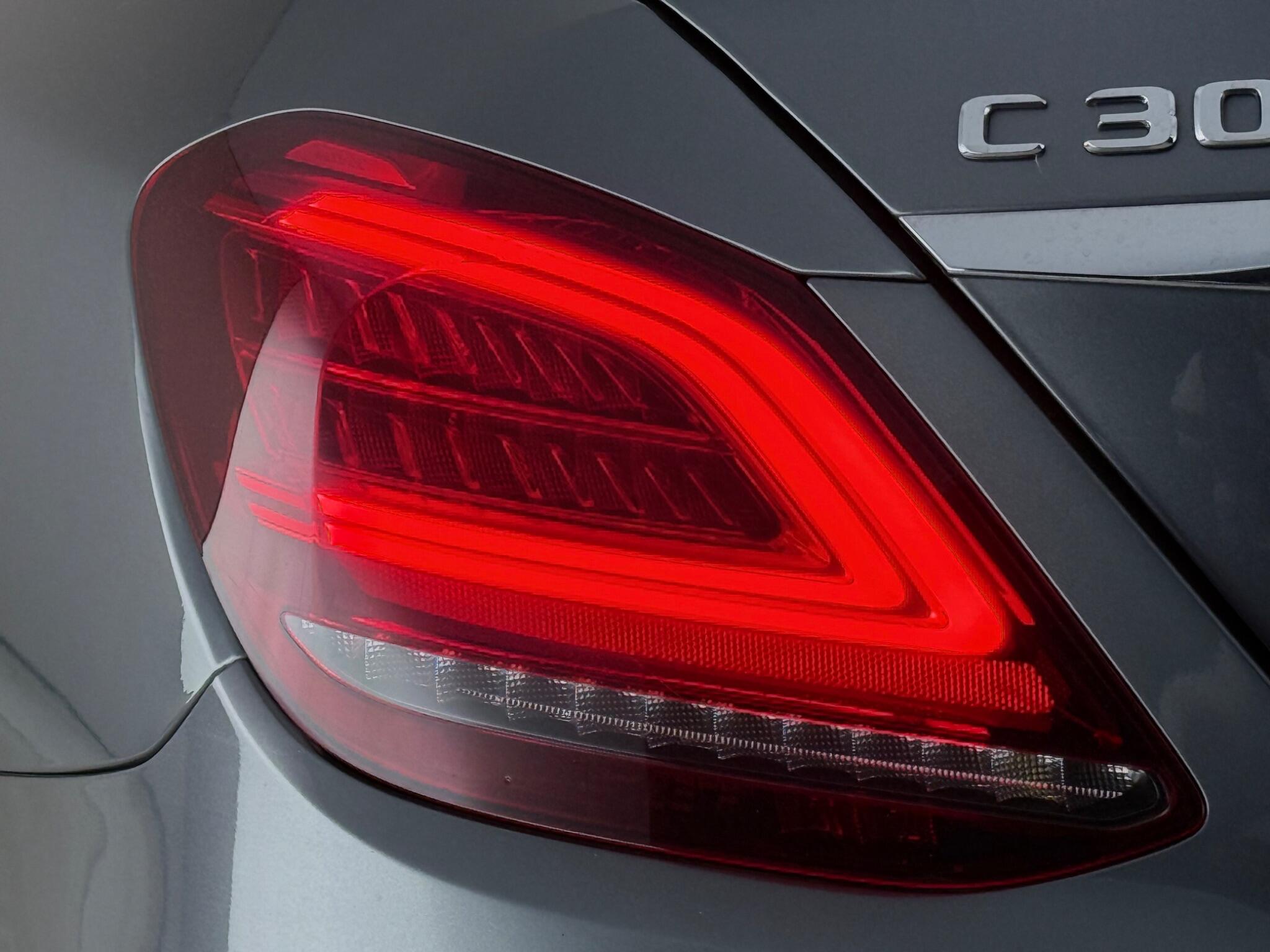 Mercedes-Benz C-Class view 11