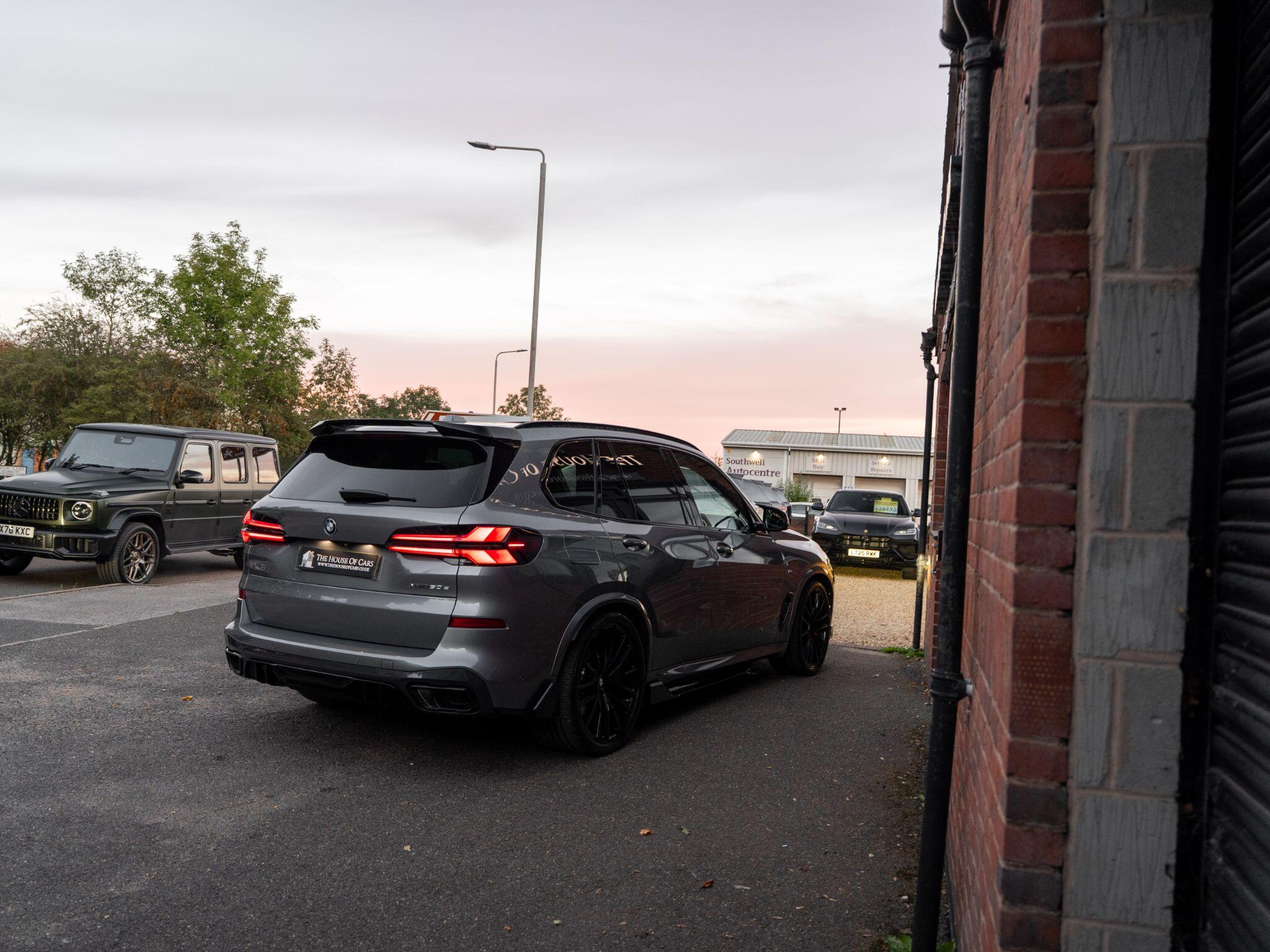 BMW X5 view 21