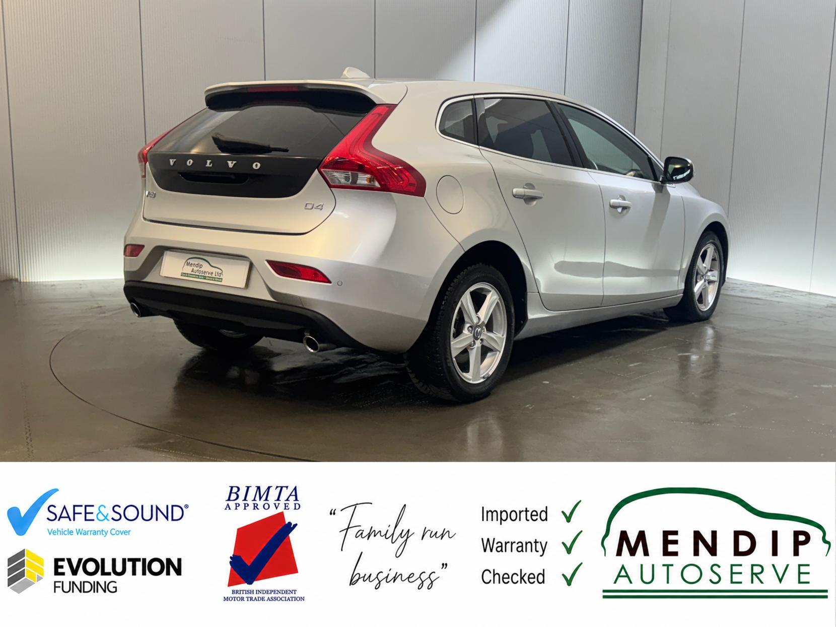 Volvo V40 view 24