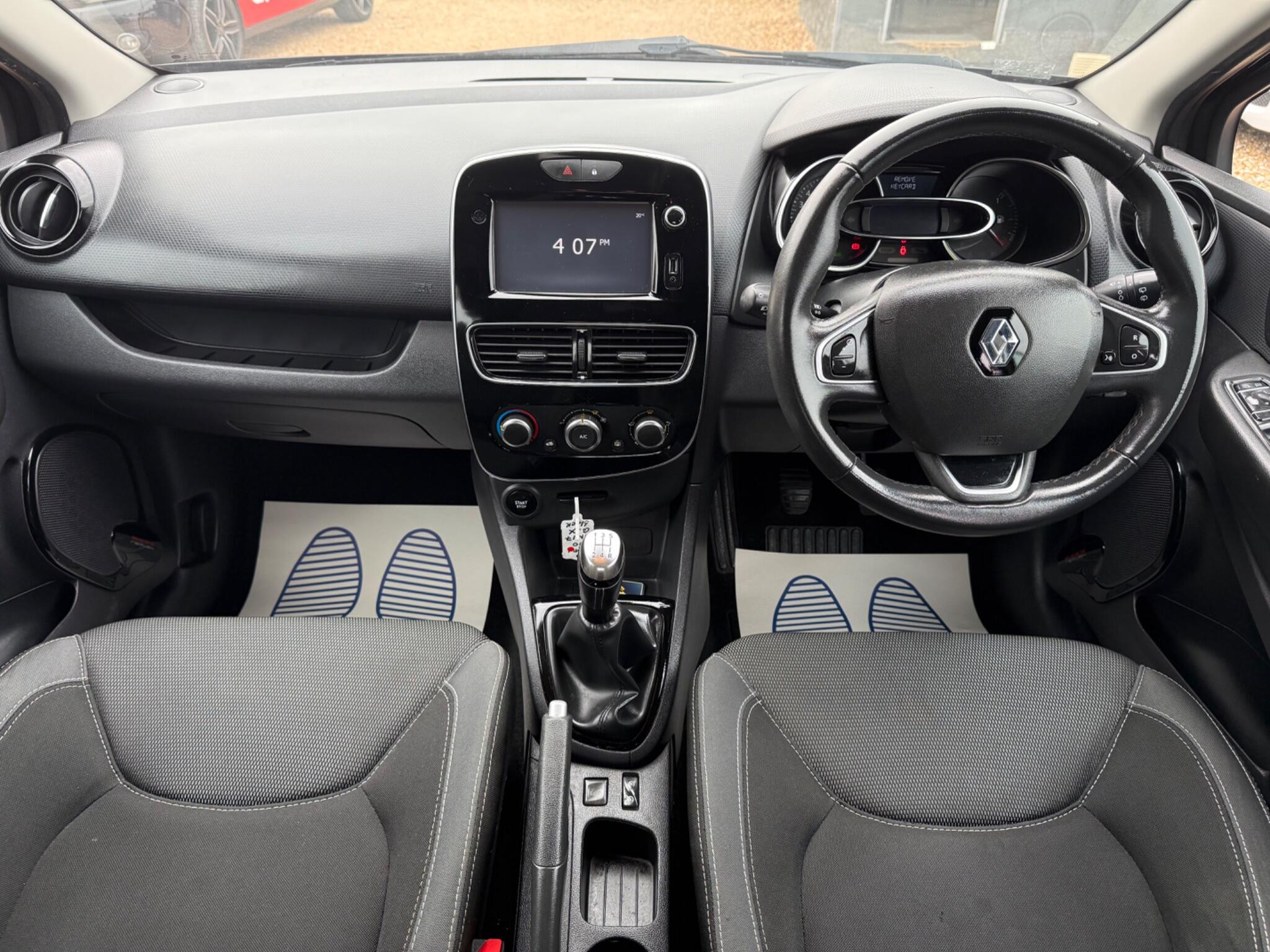 Renault Clio view 17