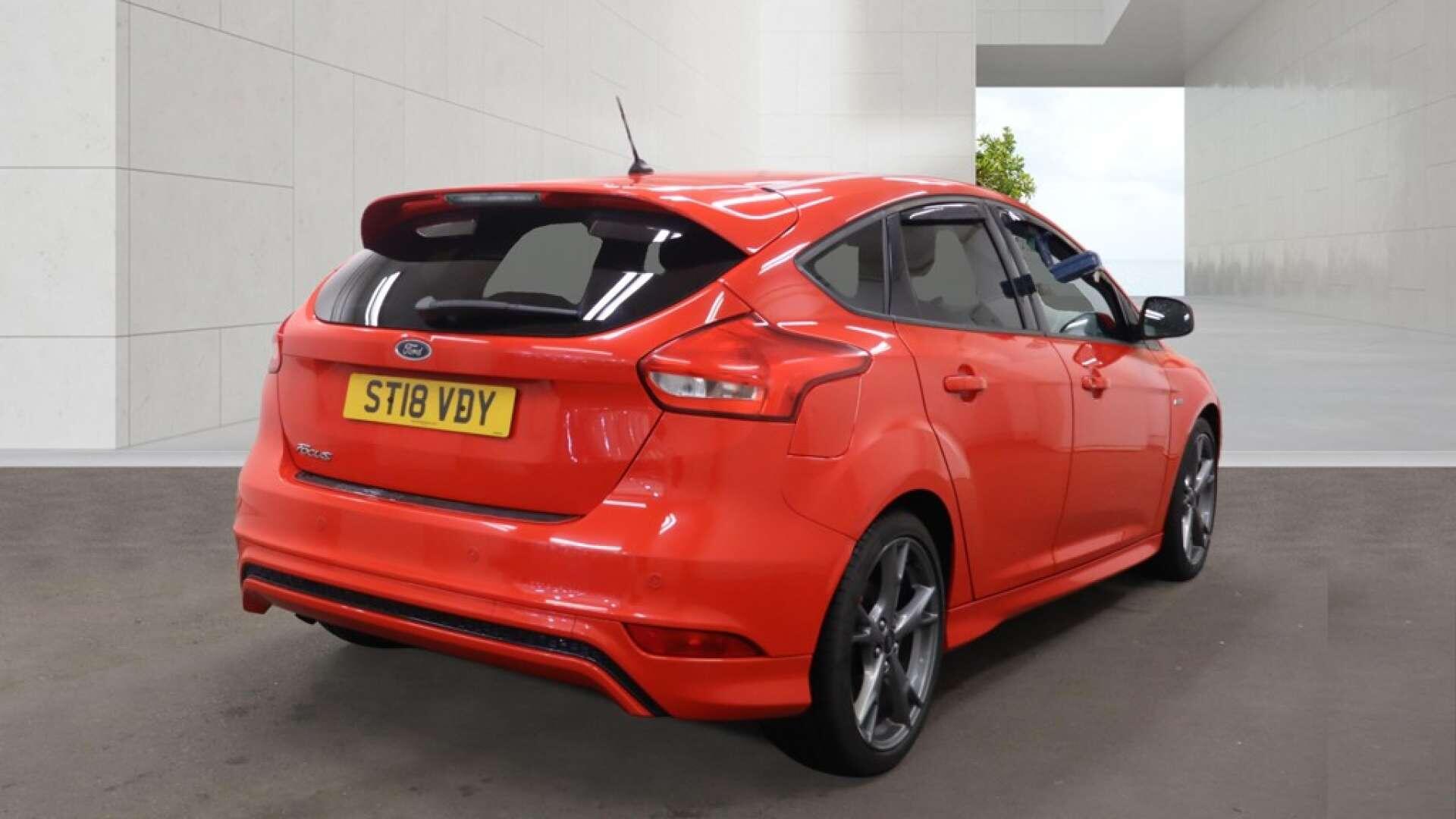Ford Focus view 10