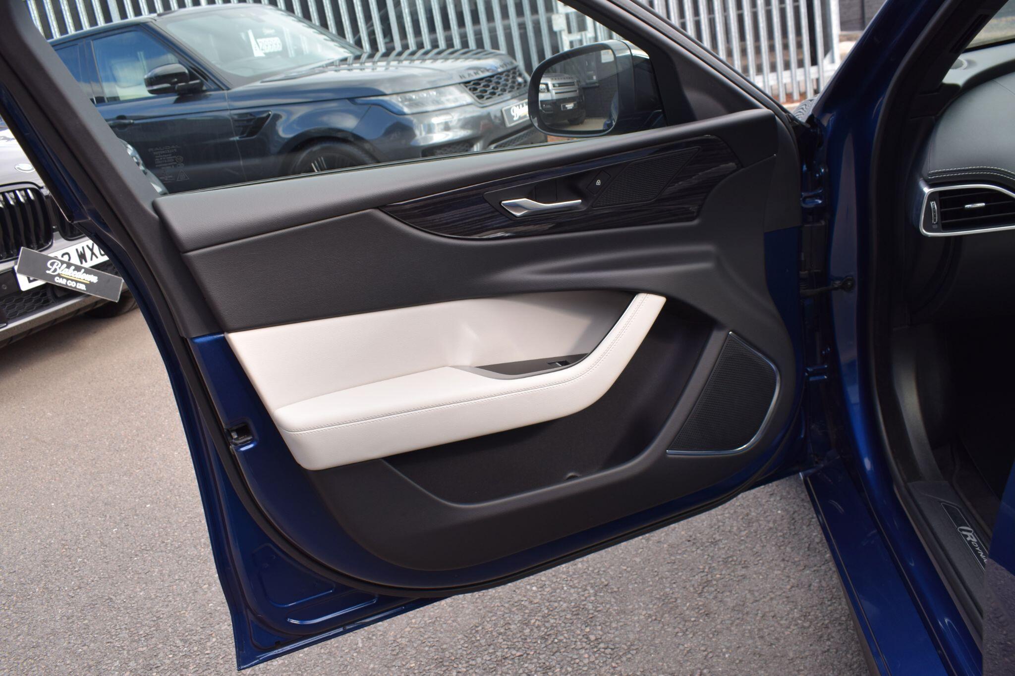 Jaguar Xe view 16