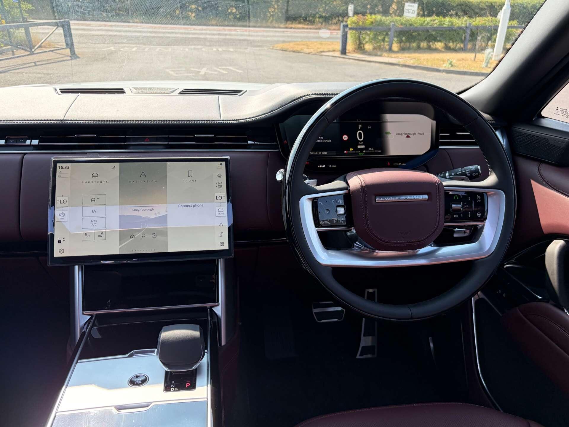 Land Rover Range Rover view 2