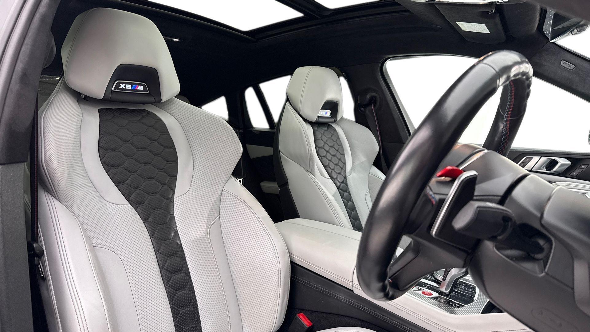 BMW X6 M view 11