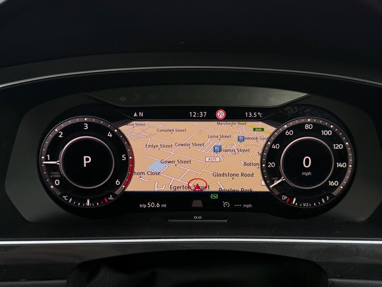 Volkswagen Tiguan Allspace view 18