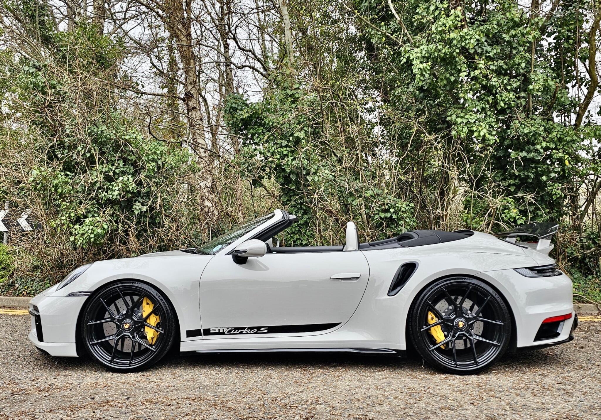 Porsche 911 view 17