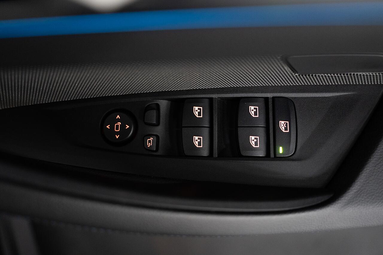 BMW I4 view 30